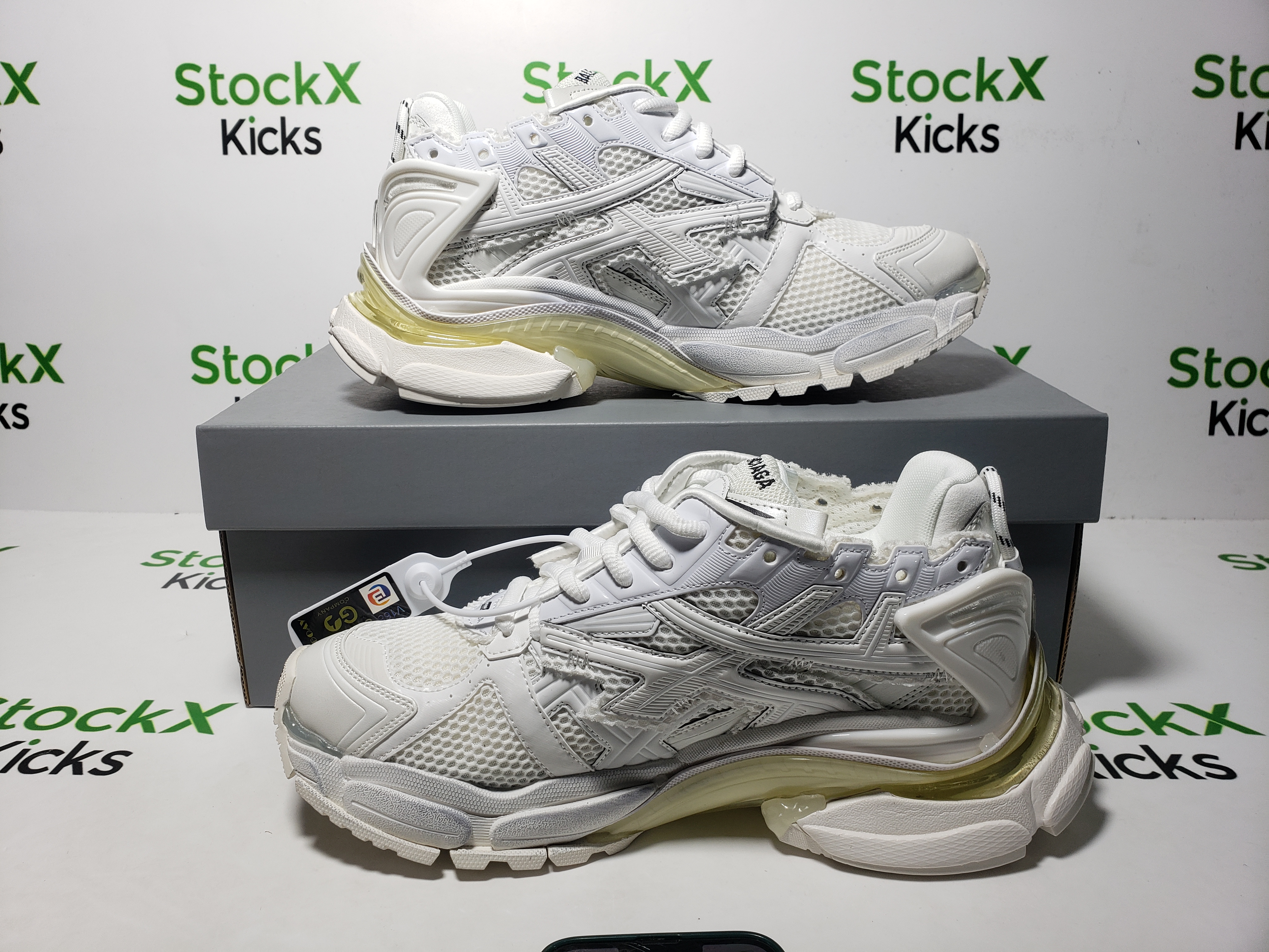 Balenciaga Runner Sneaker White 677402 W3RB1 9000 review Stockxkicks 06