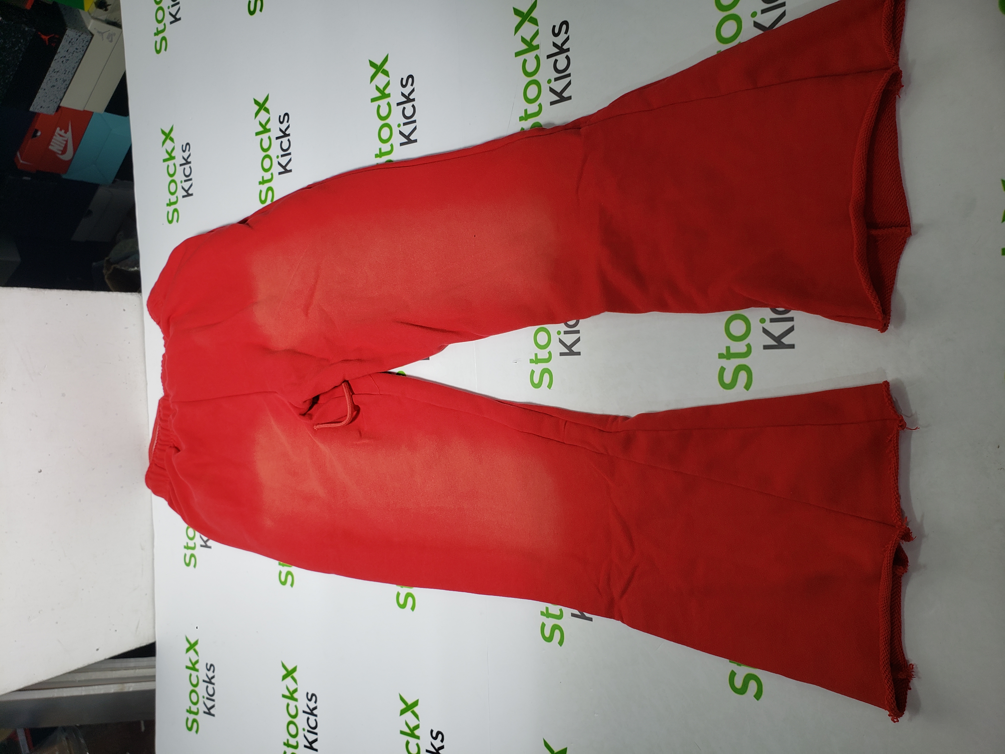 Hellstar Studios Red Sweatpants review Stockxkicks 04
