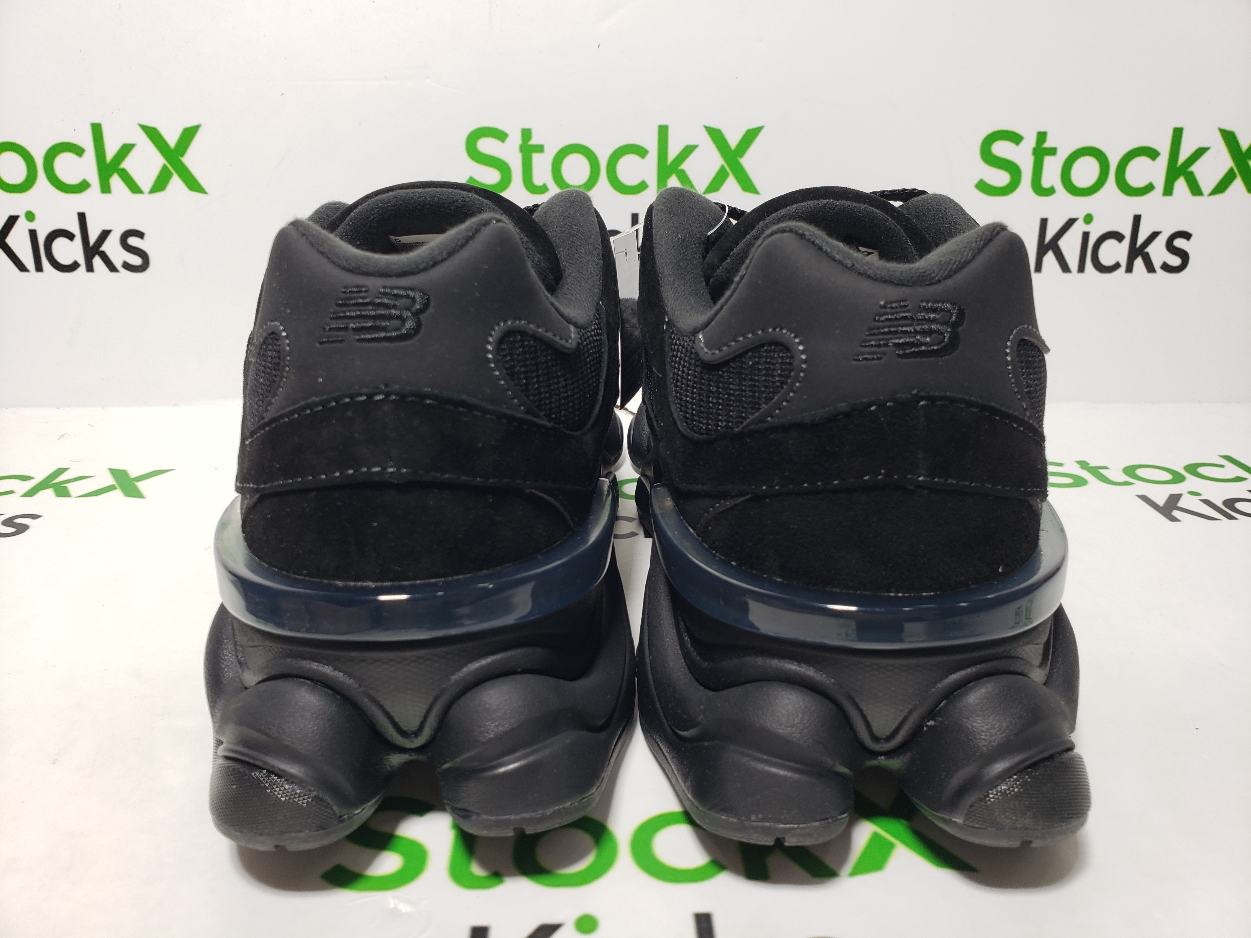 New Balance 9060 Triple Black U9060BPM review stockxkicks 02