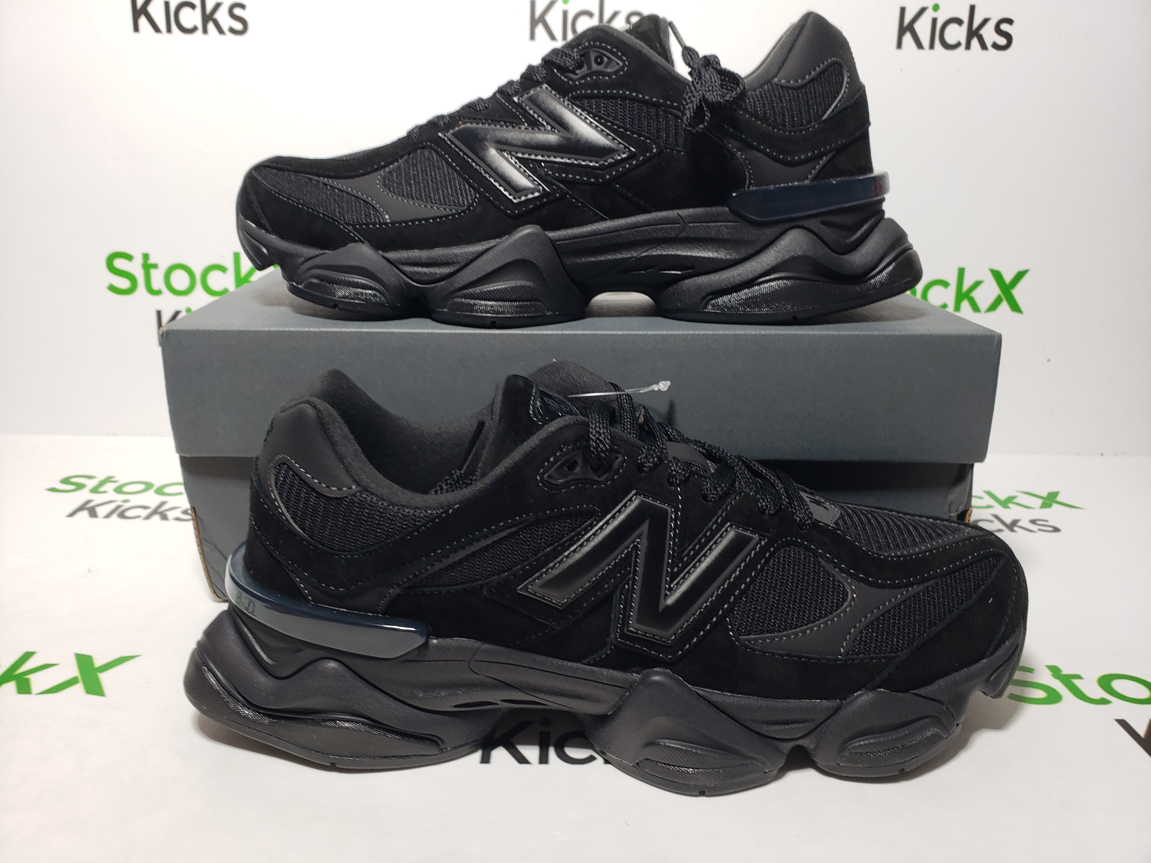 New Balance 9060 Triple Black U9060BPM review stockxkicks 05