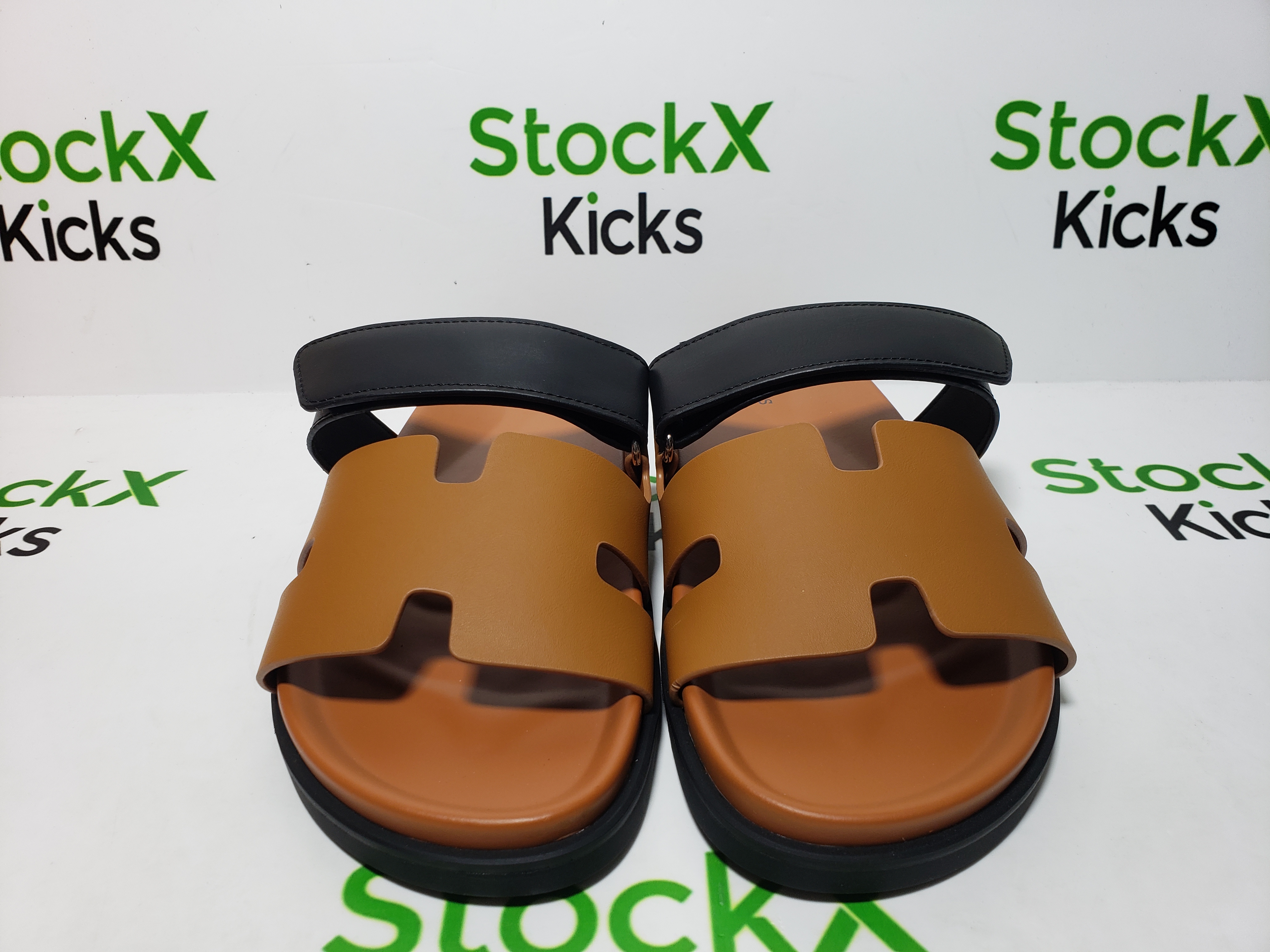 Hermes Chypre Sandal Khaki Black review stockxkicks 01