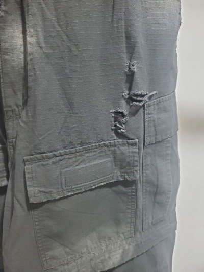 Balenciaga Removable Cargo Pants Black CK WH3902024027 review stockxkicks 06