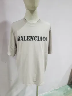 Balenciaga Unisex Stencil Type Medium-fit T-shirt in Vintage-jersey review stockxkicks 01