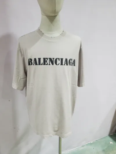 Balenciaga Unisex Stencil Type Medium-fit T-shirt in Vintage-jersey review stockxkicks 00