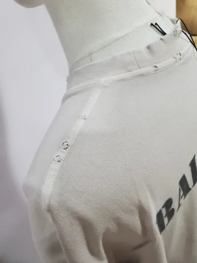 Balenciaga Unisex Stencil Type Medium-fit T-shirt in Vintage-jersey review stockxkicks 04