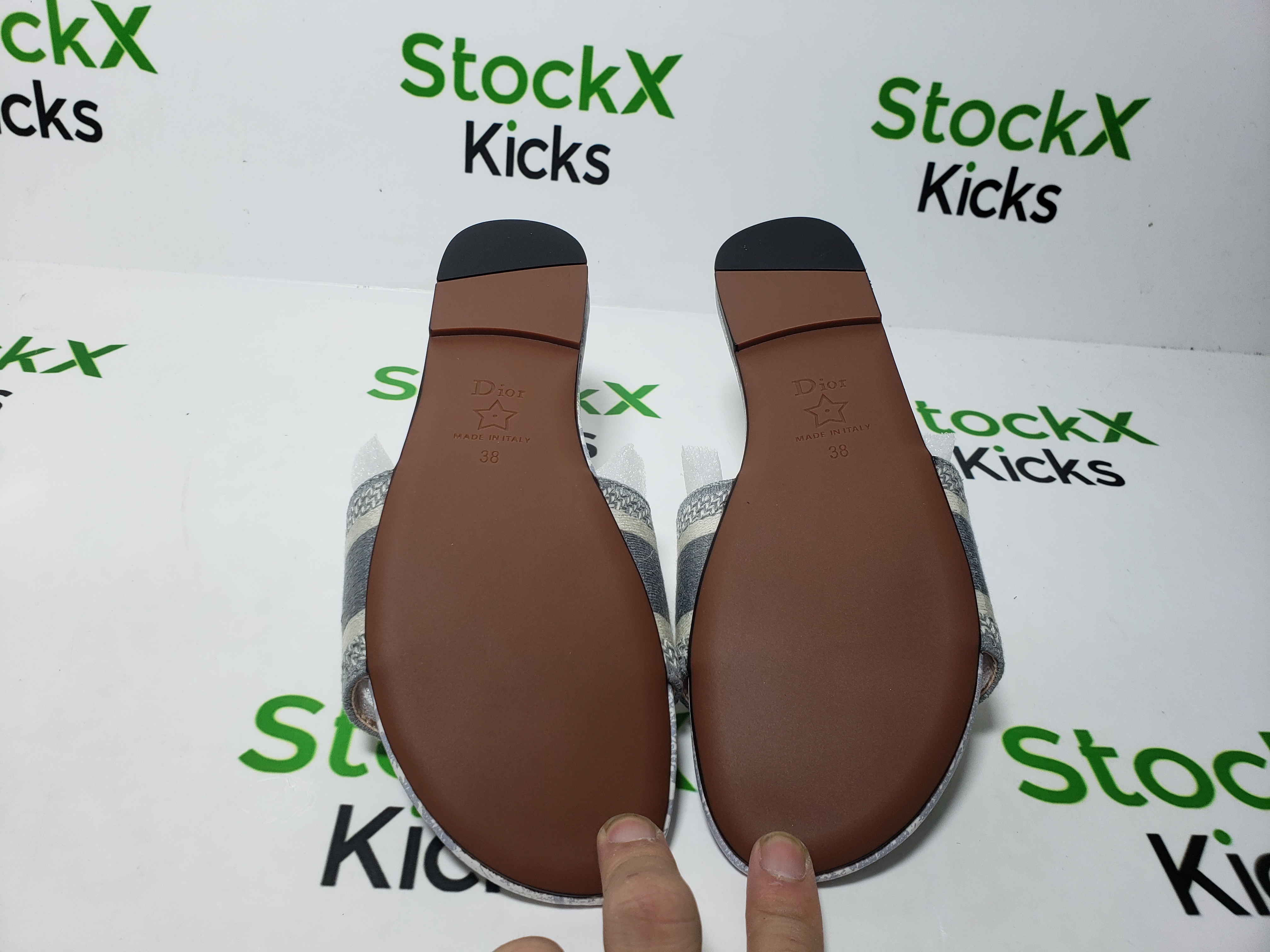 DIOR Classic Dway Slide Rose Grey review stockxkicks 05