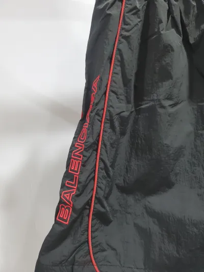 Balenciaga Nylon Shorts for Men 814568 TRO321000 review stockxkicks 02