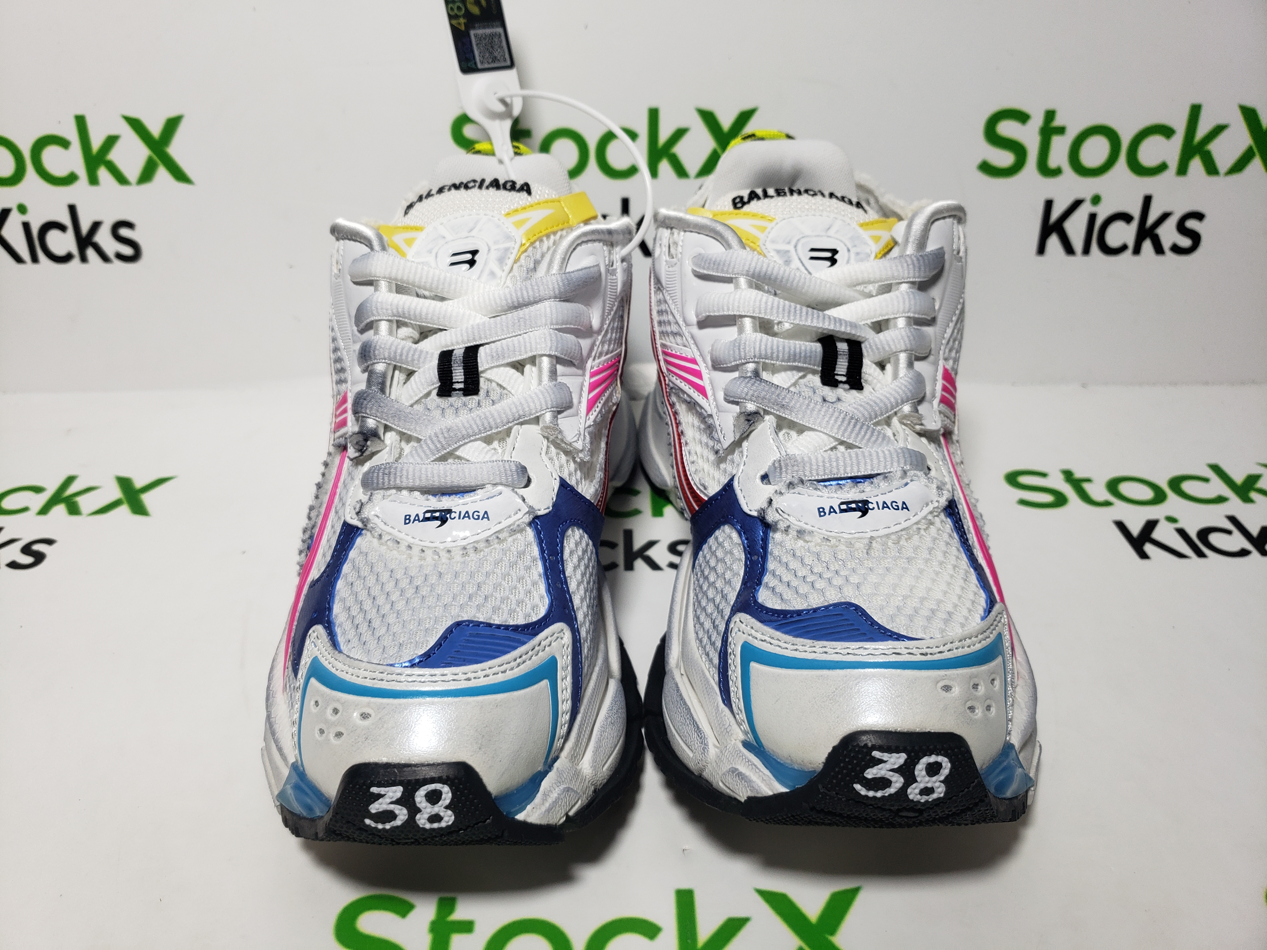 Balenciaga Runner Sneaker White Multi-Color 772774 W3RBW 9645 review stockxkicks 01