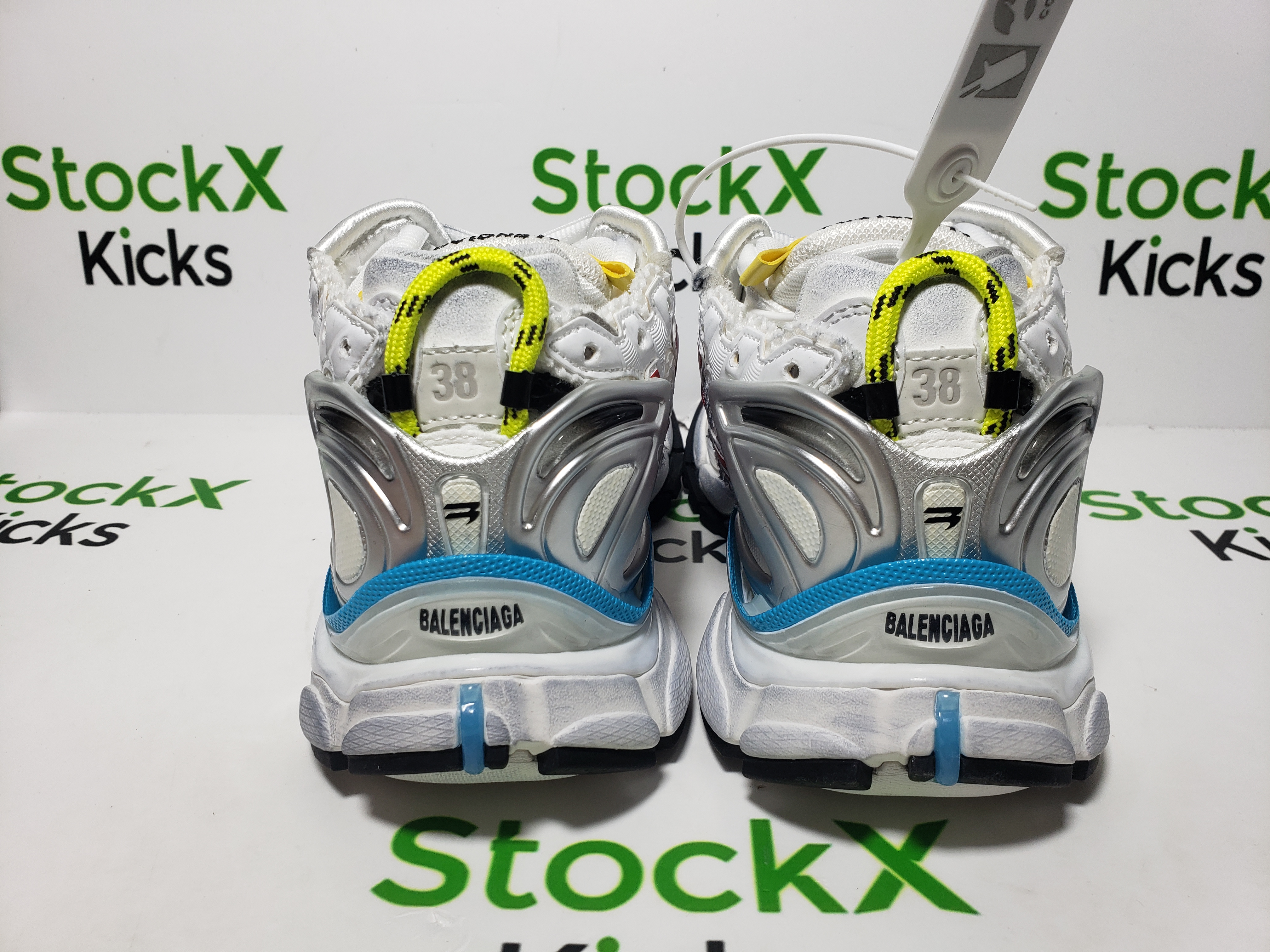 Balenciaga Runner Sneaker White Multi-Color 772774 W3RBW 9645 review stockxkicks 02