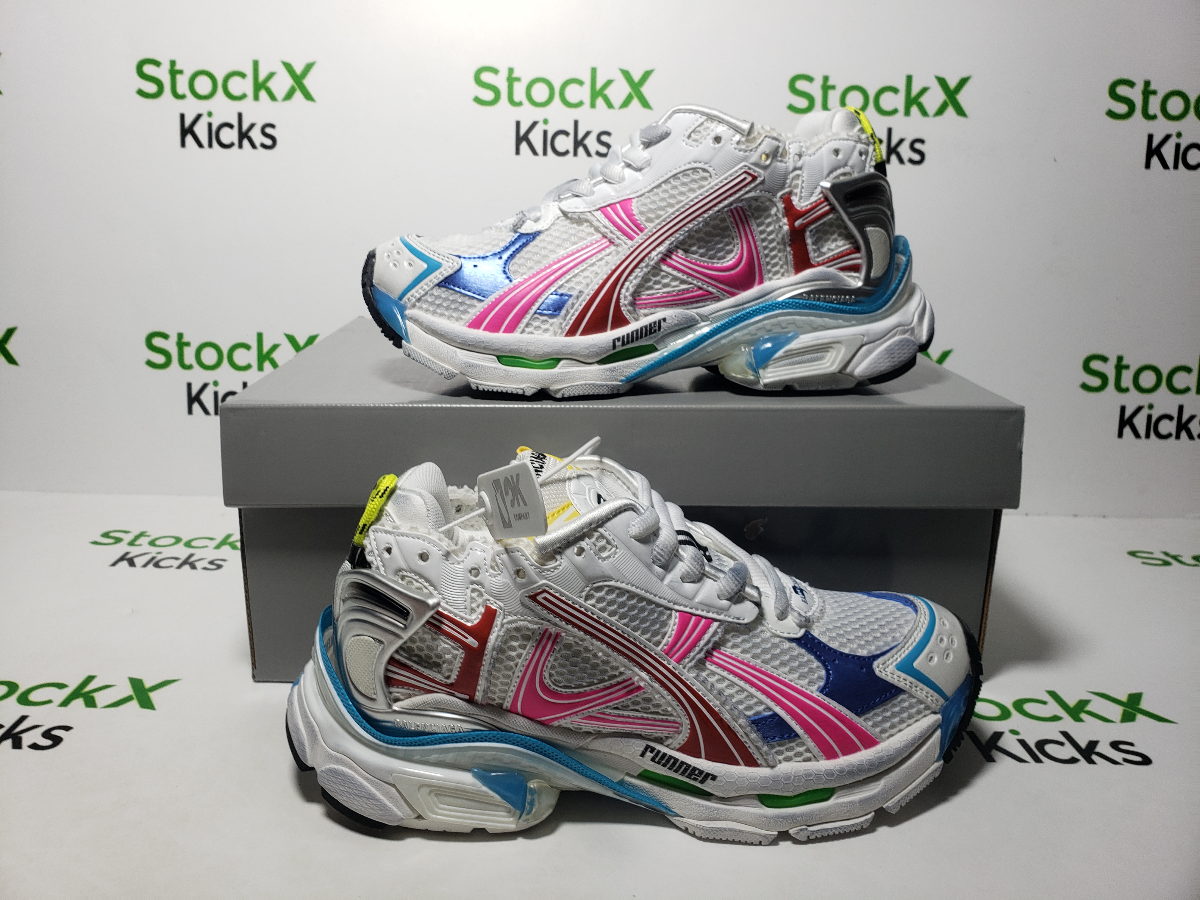 Balenciaga Runner Sneaker White Multi-Color 772774 W3RBW 9645 review stockxkicks 05