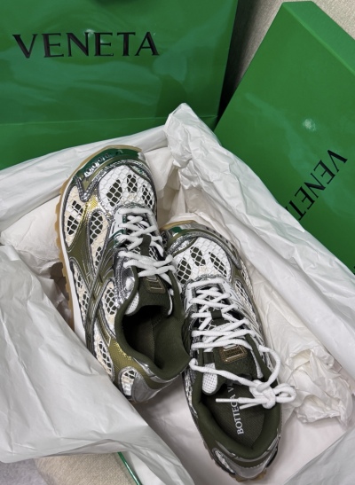 Bottega Veneta Orbit Olive Green review Natalie Flores
