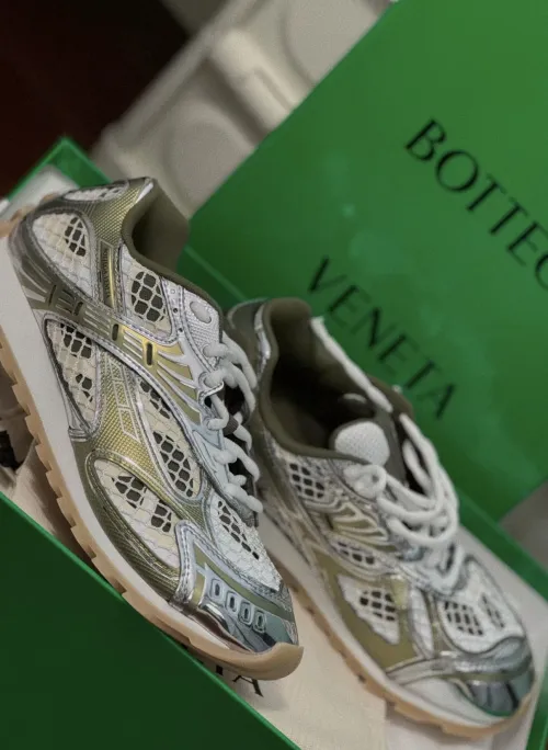 Bottega Veneta Orbit Olive Green review 
