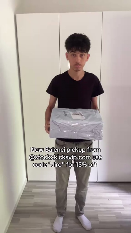 Balenciaga Runner Black review Jixo