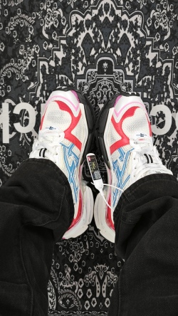 Balenciaga Runner White Blue Red 677402 W3RB6 9645 review stockxkicks