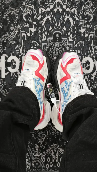 Balenciaga Runner White Blue Red 677402 W3RB6 9645 review stockxkicks