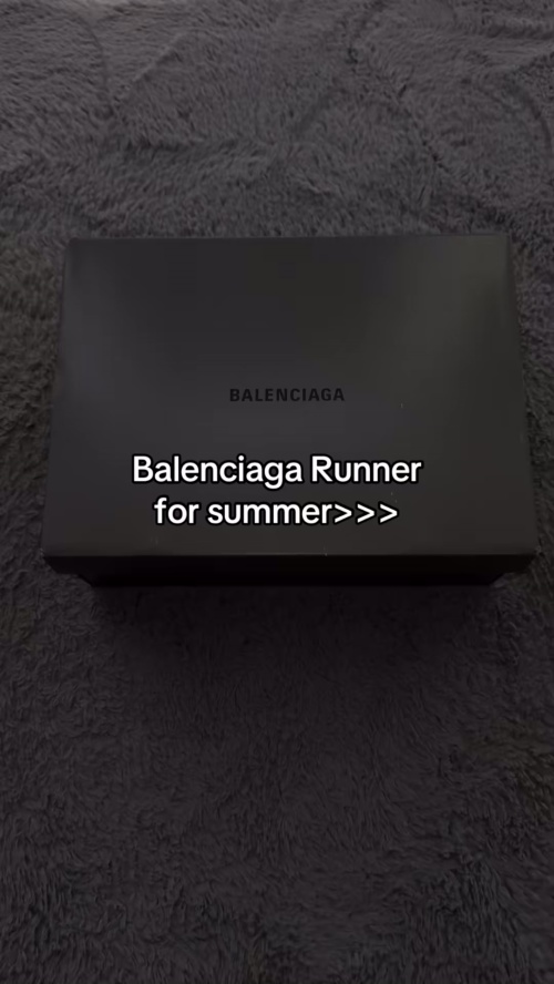 Balenciaga Runner Beige Light Blue 677402 W3RB2 8100 review 
