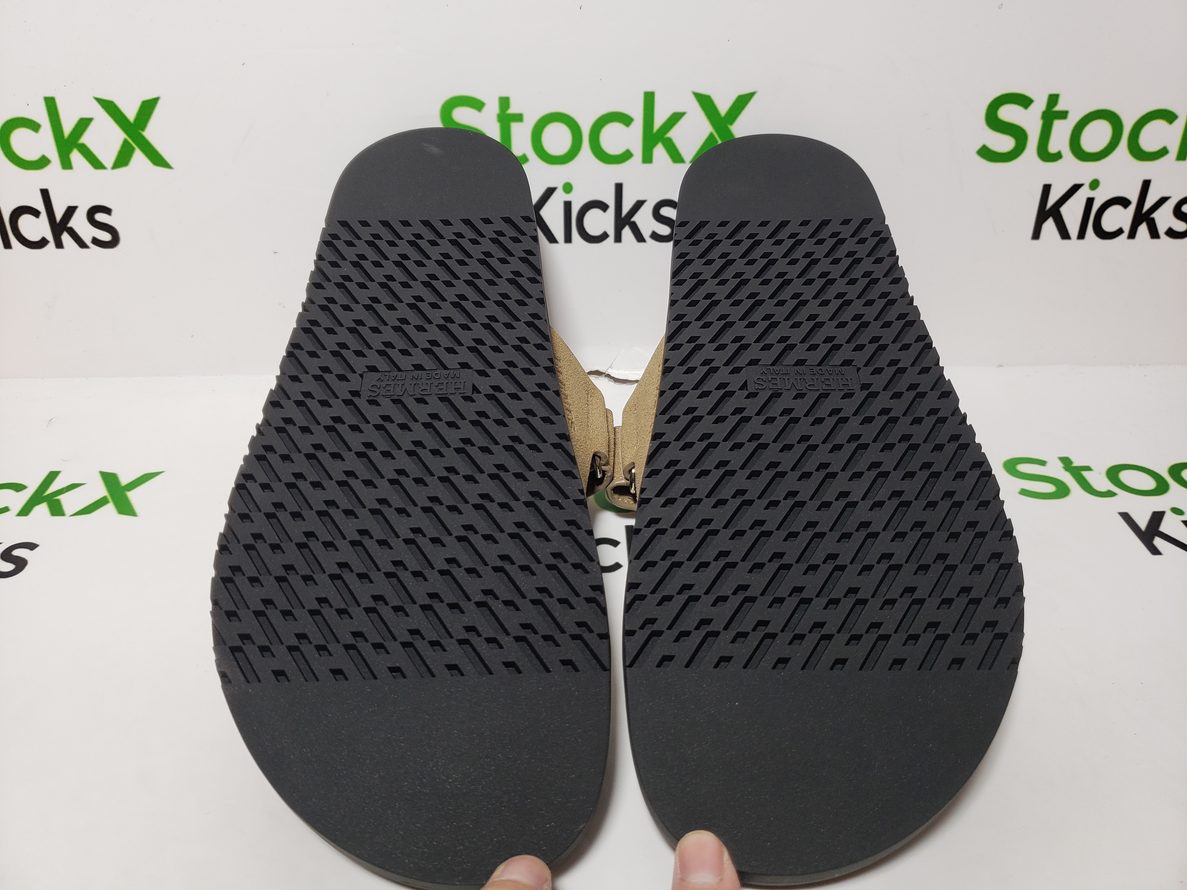 Hermes Chypre Sandal Brown review Stockxkicks 04