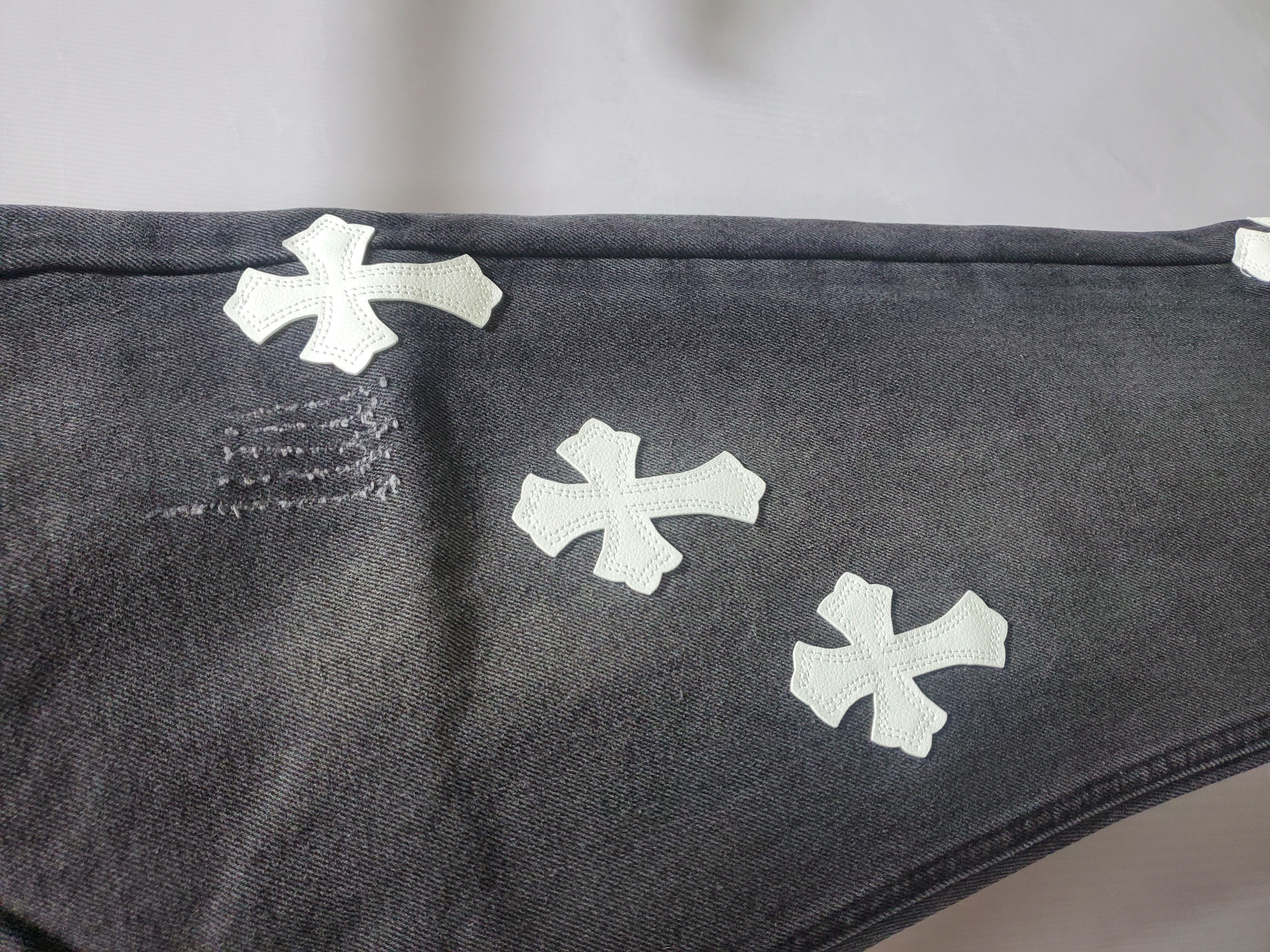 Chrome Hearts White Leather Cross Jean CK 2402023014 review Stockxkicks 03