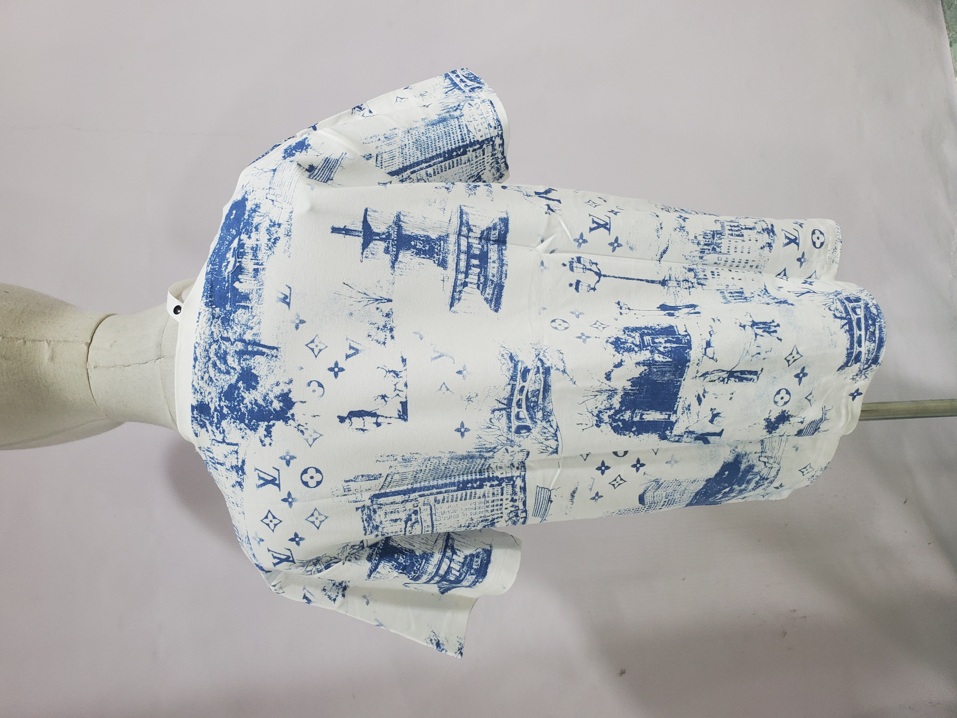 Louis Vuitton Dog Walking T-shirt review Stockxkicks 02