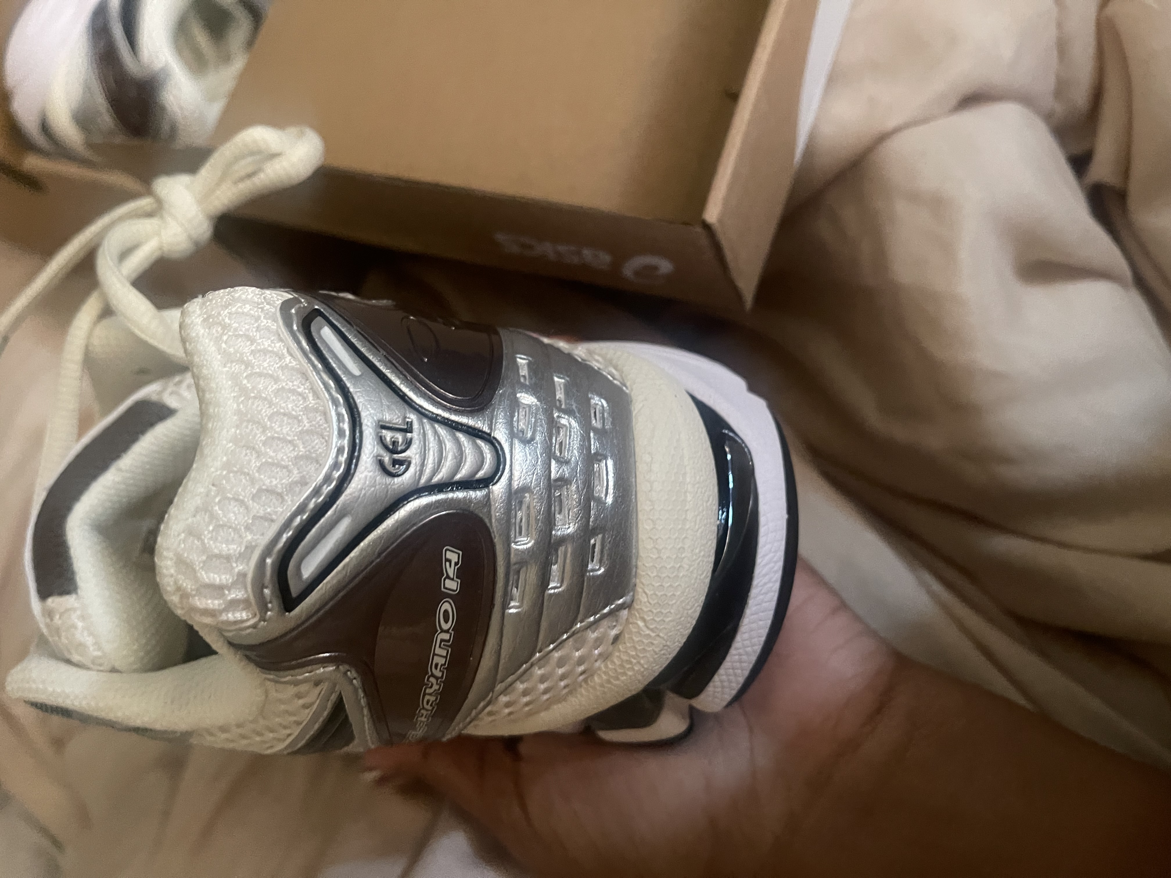 ASICS Gel-Kayano 14 Cream Black Metallic Plum 1201A019-108 review That girl 01