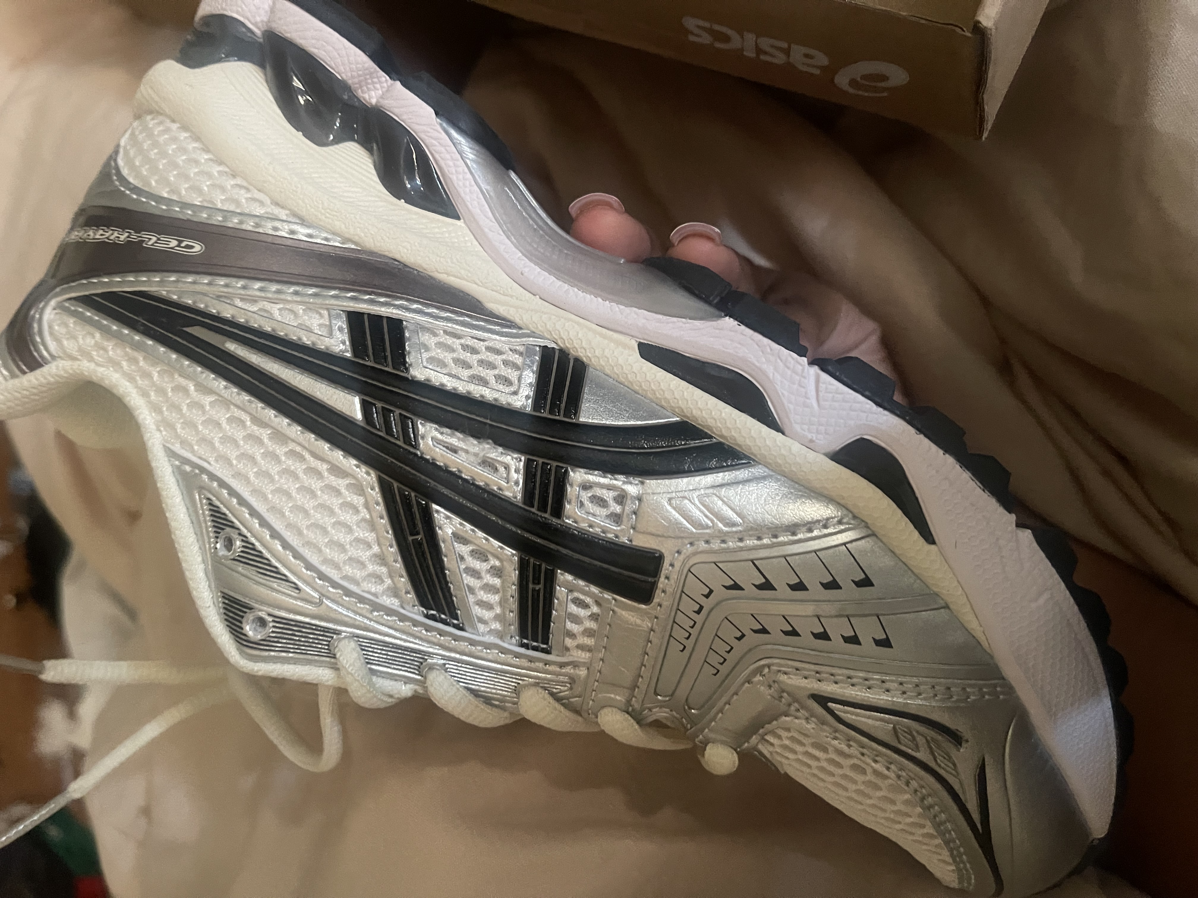 ASICS Gel-Kayano 14 Cream Black Metallic Plum 1201A019-108 review That girl 02