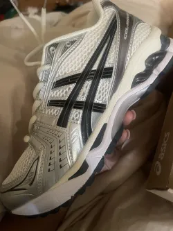 ASICS Gel-Kayano 14 Cream Black Metallic Plum 1201A019-108 review That girl 03