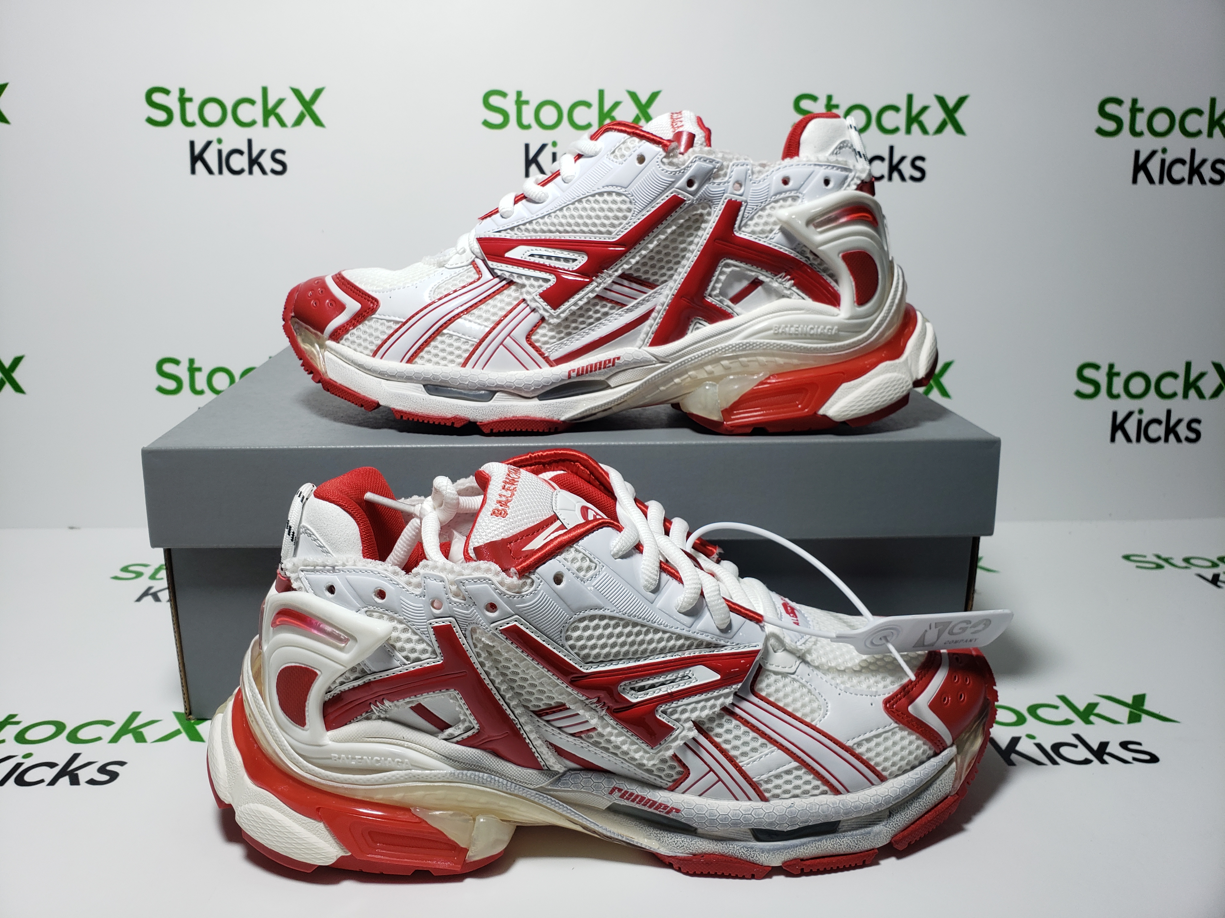 Balenciaga Runner Blue White Red 677402 W3RB2 9060 review Stockxkicks 05