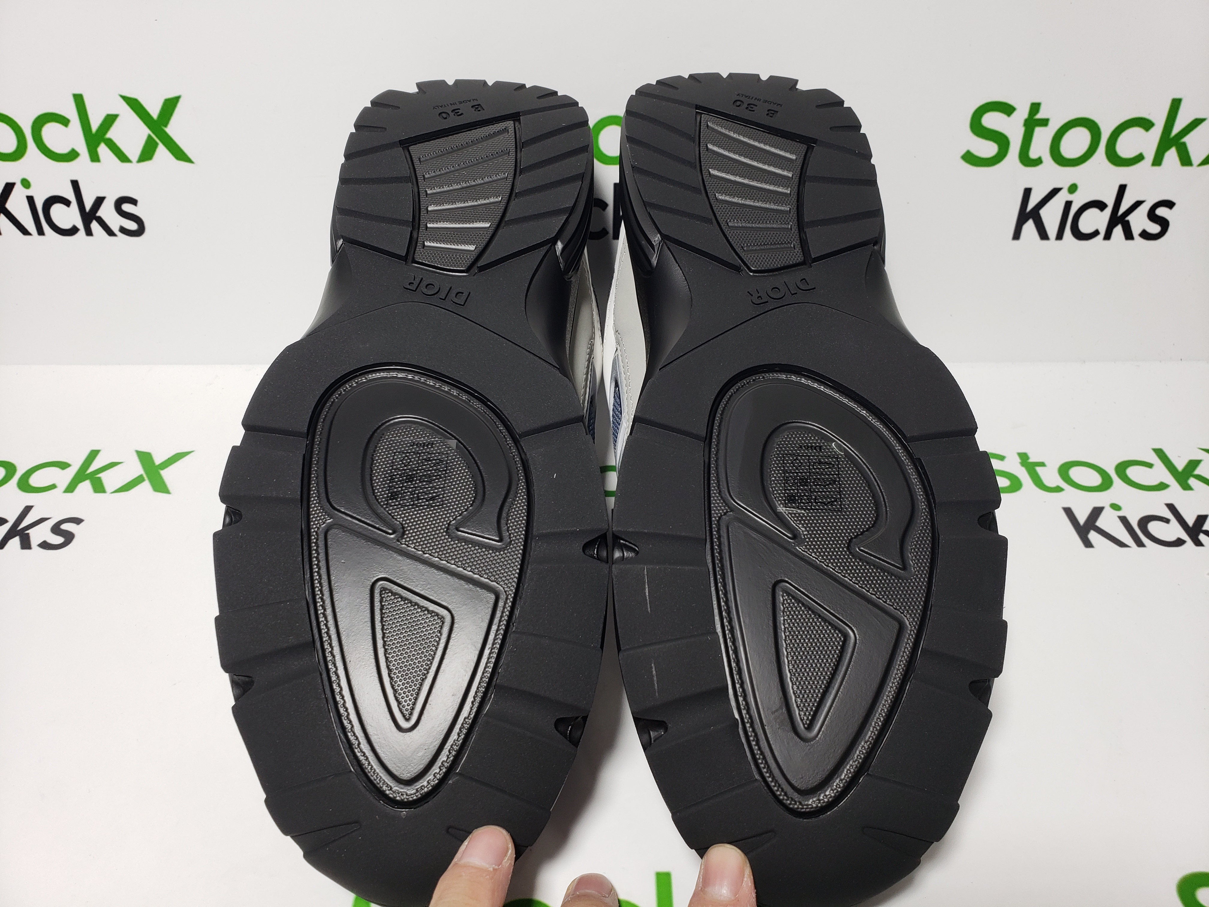 Dior B30 Countdown Sneaker Blue Mesh with Gray, White and Black Technical Fabric review Stockxkicks 04