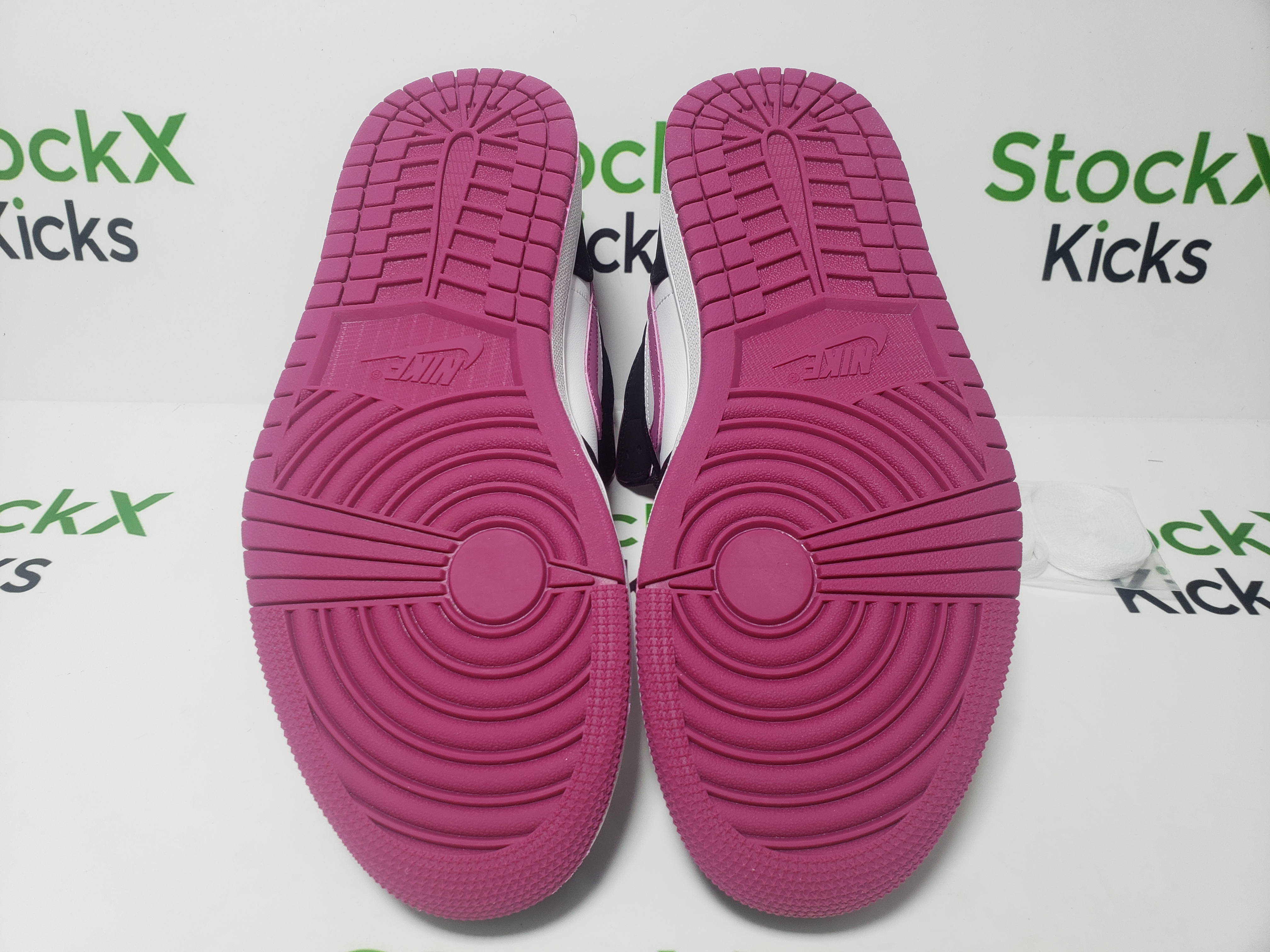 LJR Batch Air Jordan 1 Mid Magenta (W) BQ6472-005 review Stockxkicks 04