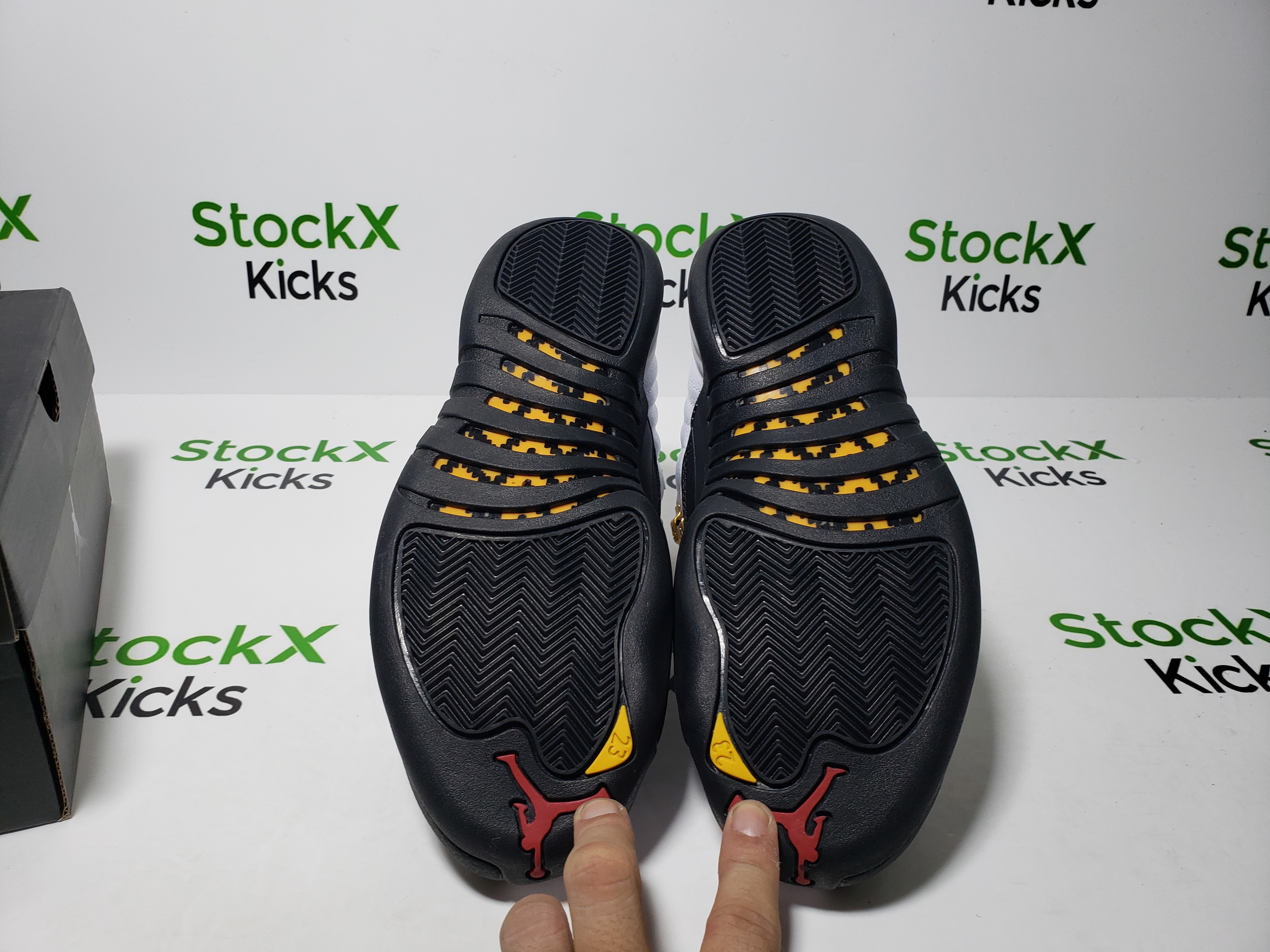 PK God Batch Air Jordan 12 Retro Royalty Taxi 12881427-170 review Stockxkicks 05