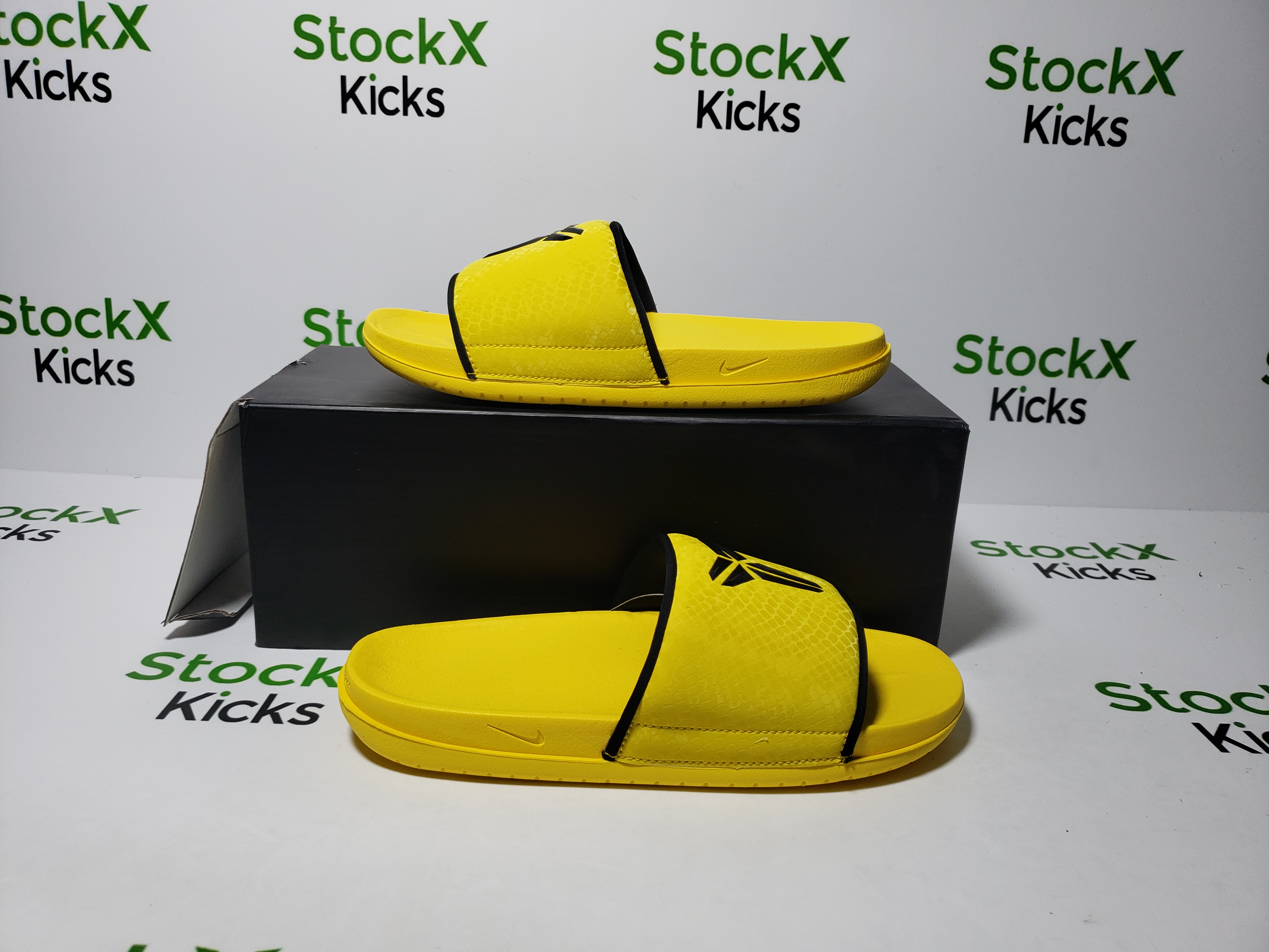 Nike Kobe Bryant x Offcourt Slide Black Yellow IF2870-700 review Stockxkicks 02