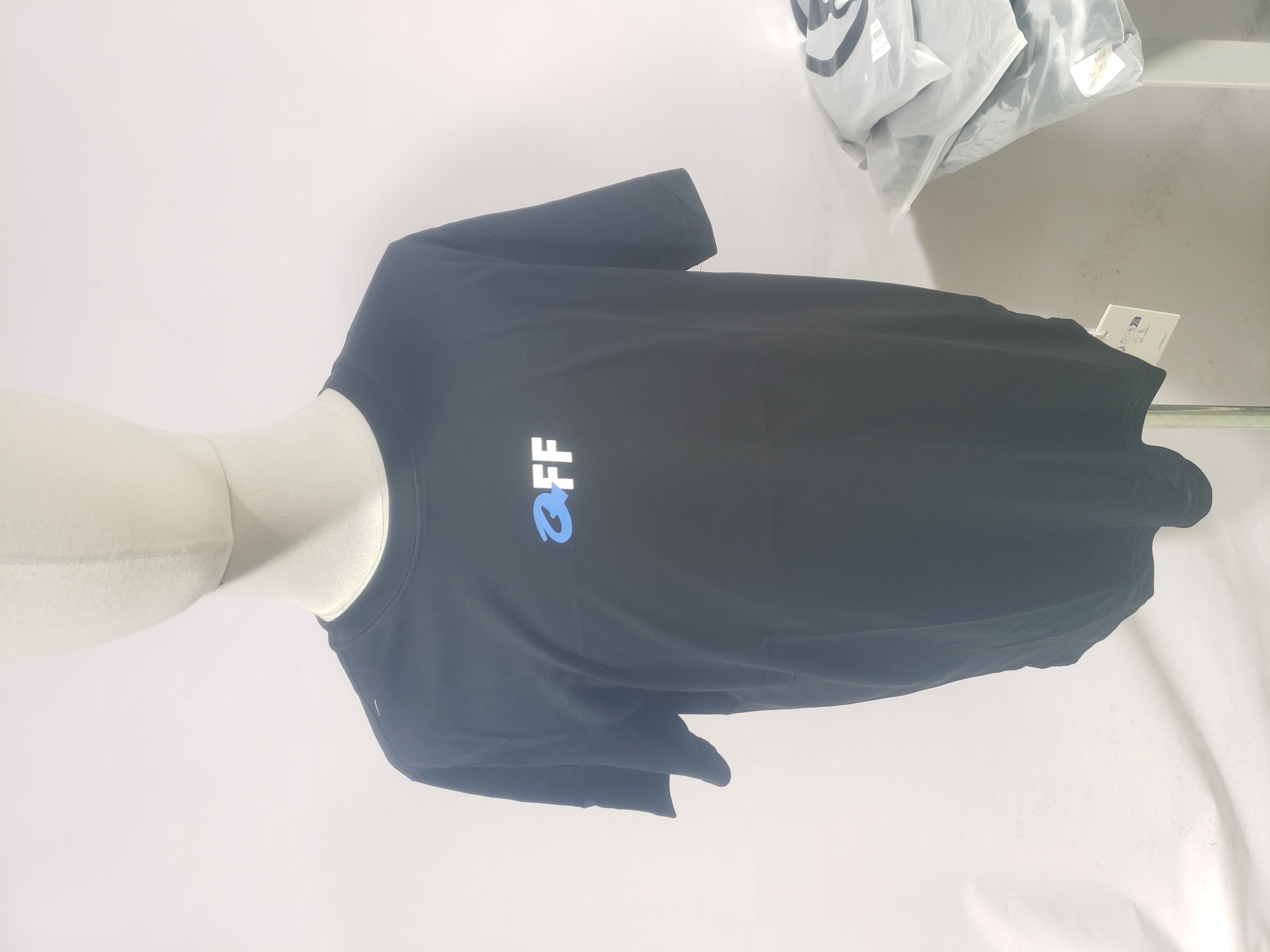 Off White Embroidered logo arrows T-Shirt 0543 review Stockxkicks 01