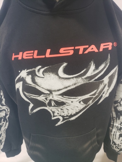 Hellstar Airbrushed Skull Hoodie Black CK24121904 review Stockxkicks 02