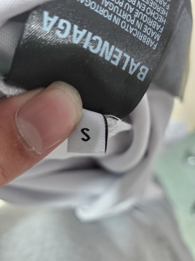 Balenciaga T-Shirt  KT2338 review Stockxkicks 00