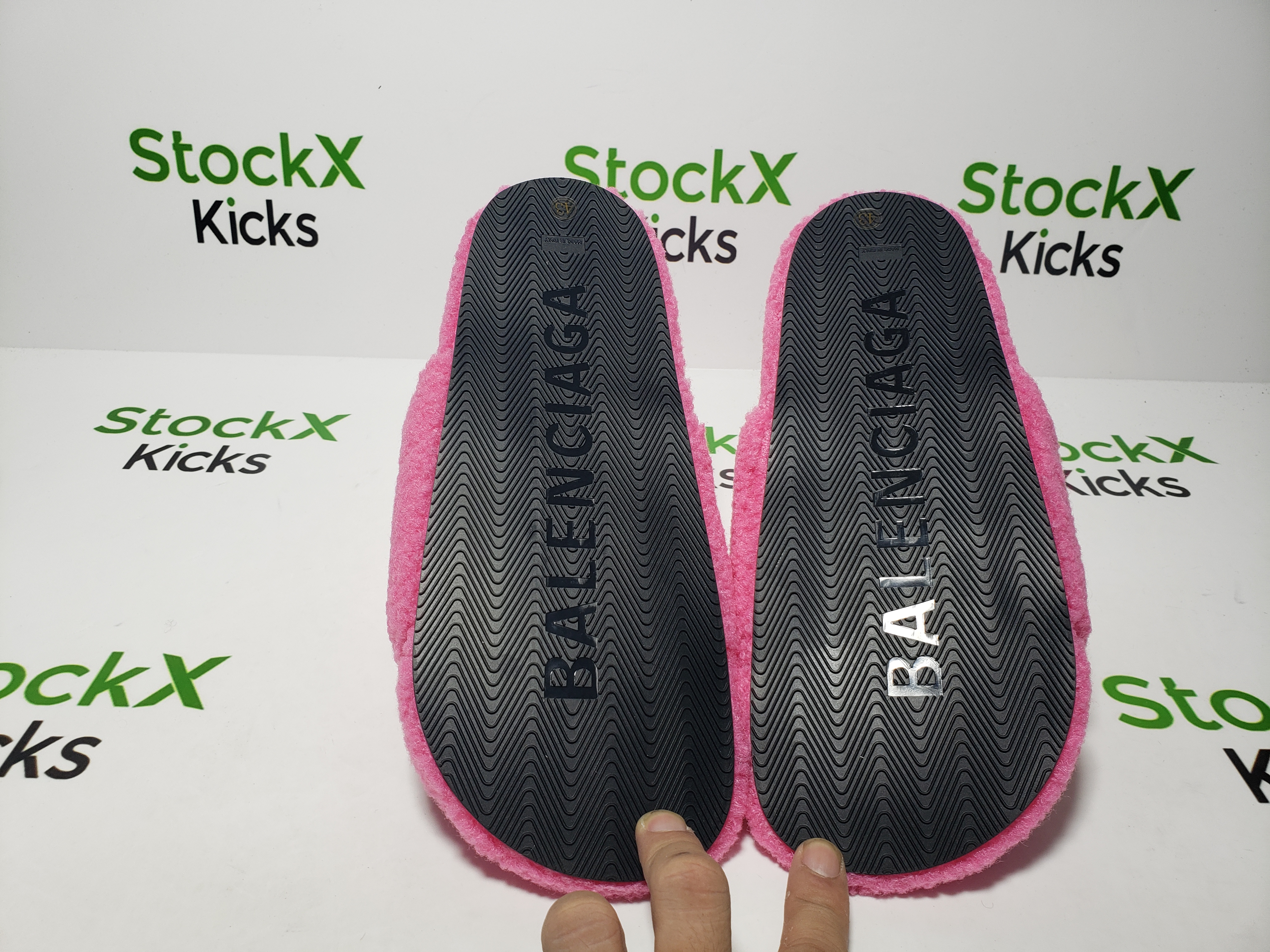 Balenciaga Furry Slide Pink CK 654261WBDZ05096（QC needs at least 5 days or more） review Stockxkicks 05