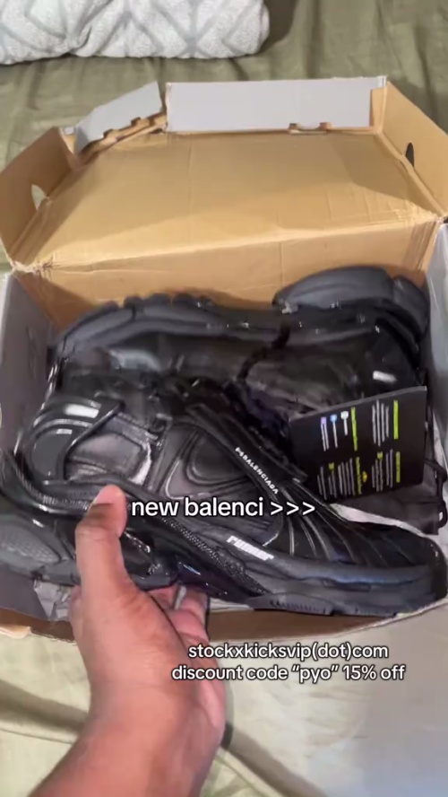 Balenciaga Runner Sneaker x Under Armour Black 813793 WRUCU 1000 review 