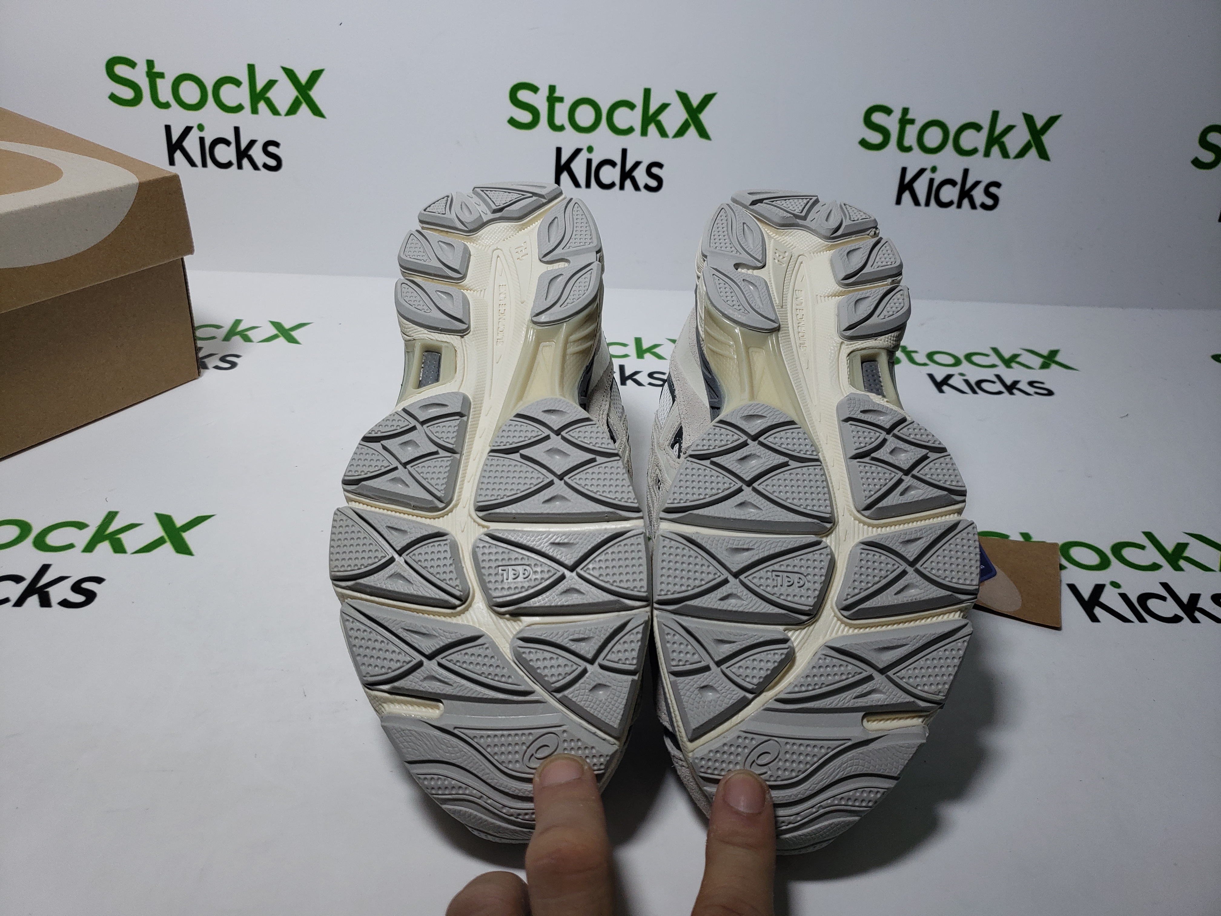 ASICS Gel-NYC Oyster Grey 1201A789-103 review Stockxkicks 05