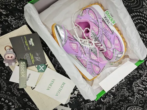 Bottega Veneta Orbit Pink （WOMEN） review 