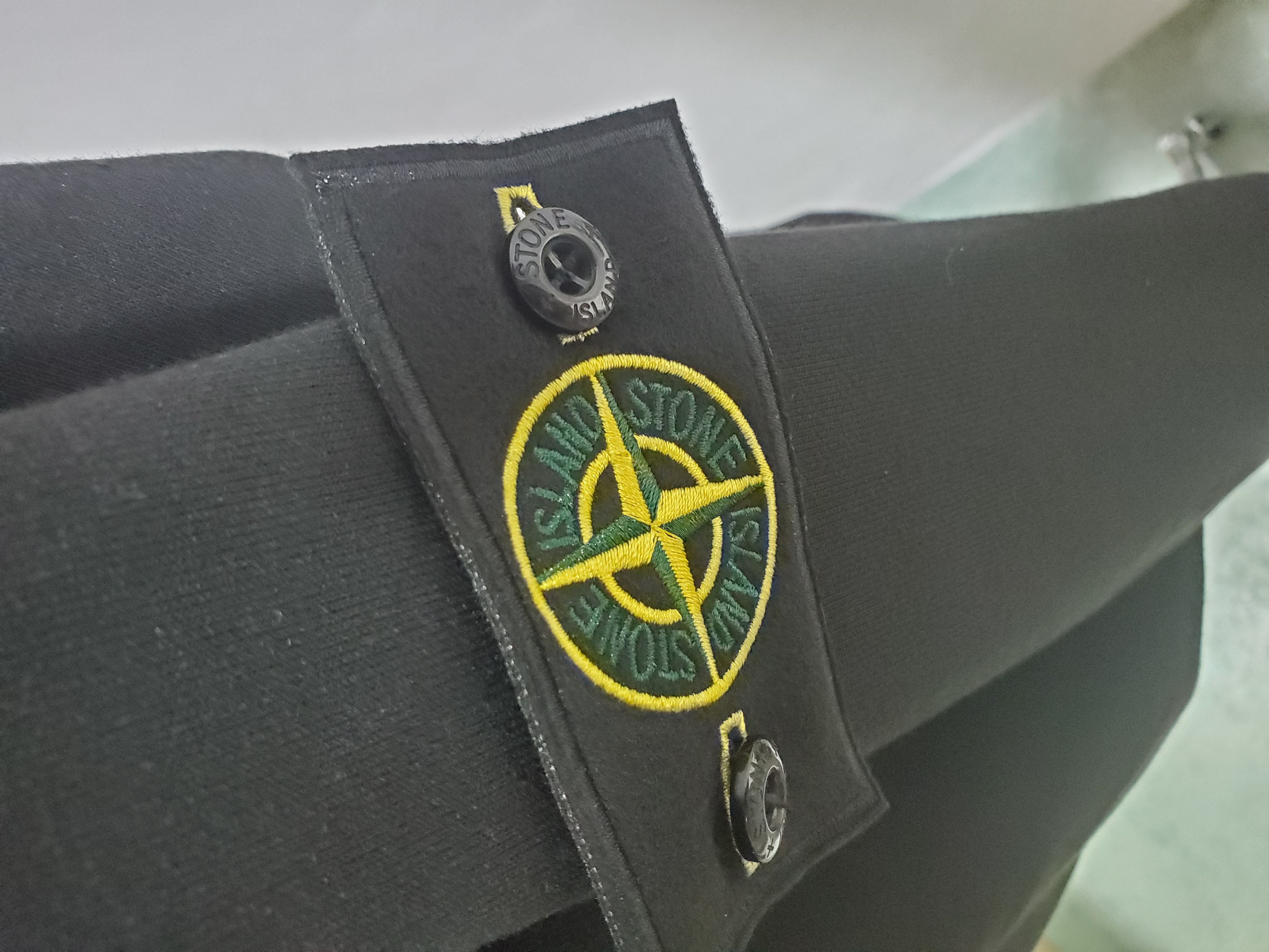 Stone Island Sweatshirt  White/Grey/Khaki/Musk green/Dark green/Olive green/Navy Blue/Black YZ 9018 review Stockxkicks 02