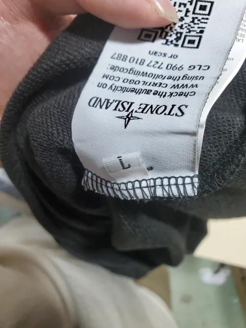 Stone Island Sweatshirt  White/Grey/Khaki/Musk green/Dark green/Olive green/Navy Blue/Black YZ 9018 review 