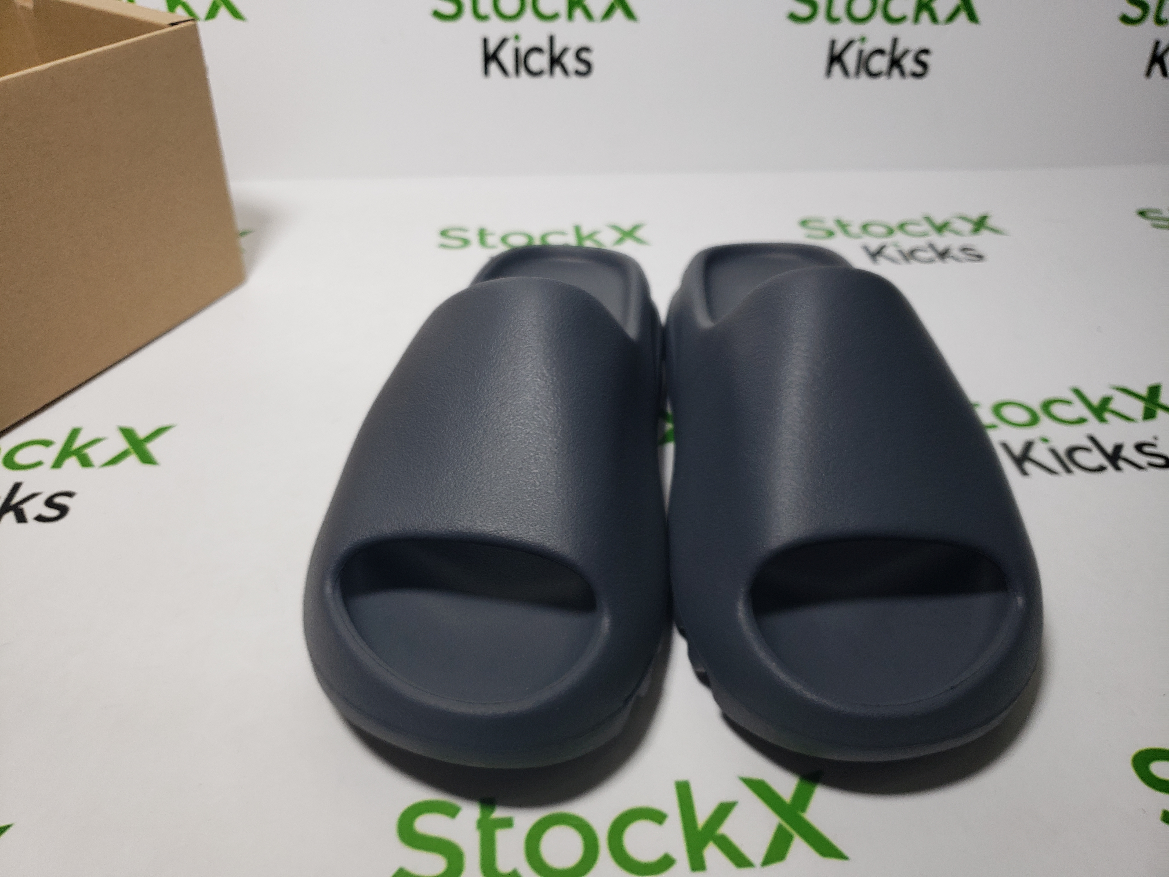 PK God Batch adidas Yeezy Slide Slate Grey ID2350 review Stockxkicks 04