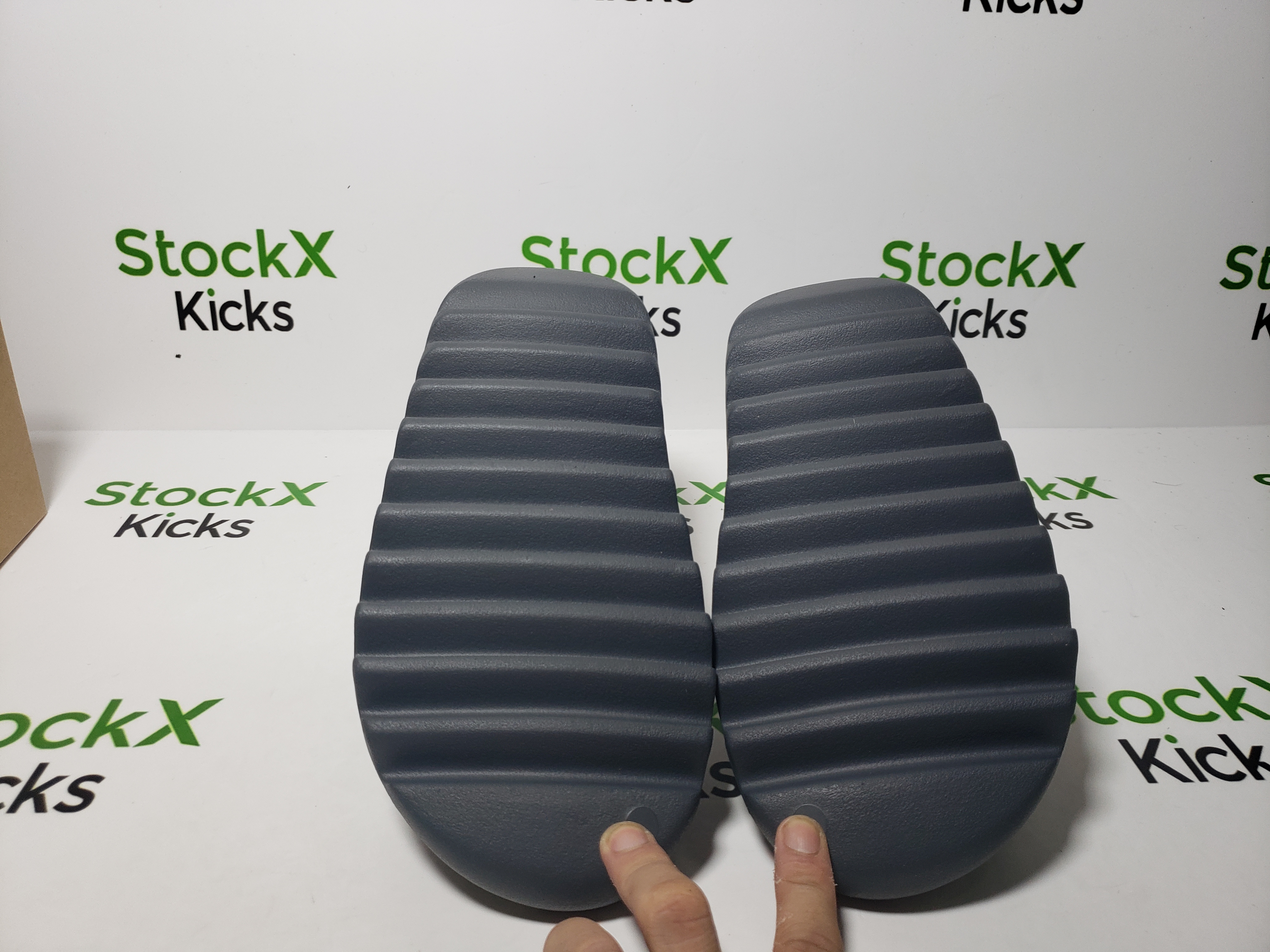 PK God Batch adidas Yeezy Slide Slate Grey ID2350 review Stockxkicks 05
