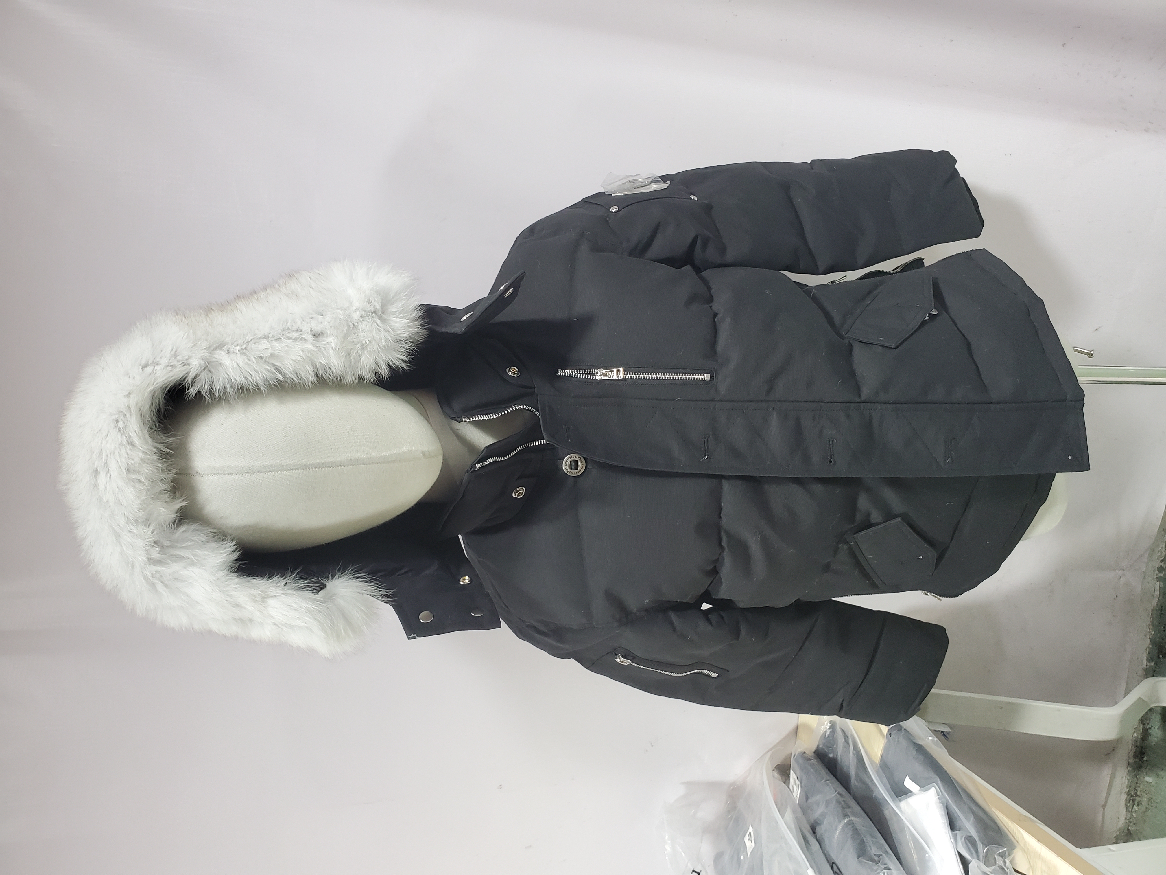 Moose Knuckles 3Q Puffer Down Jacket White/Black/Blue/Red YZ040810 review Stockxkicks 01