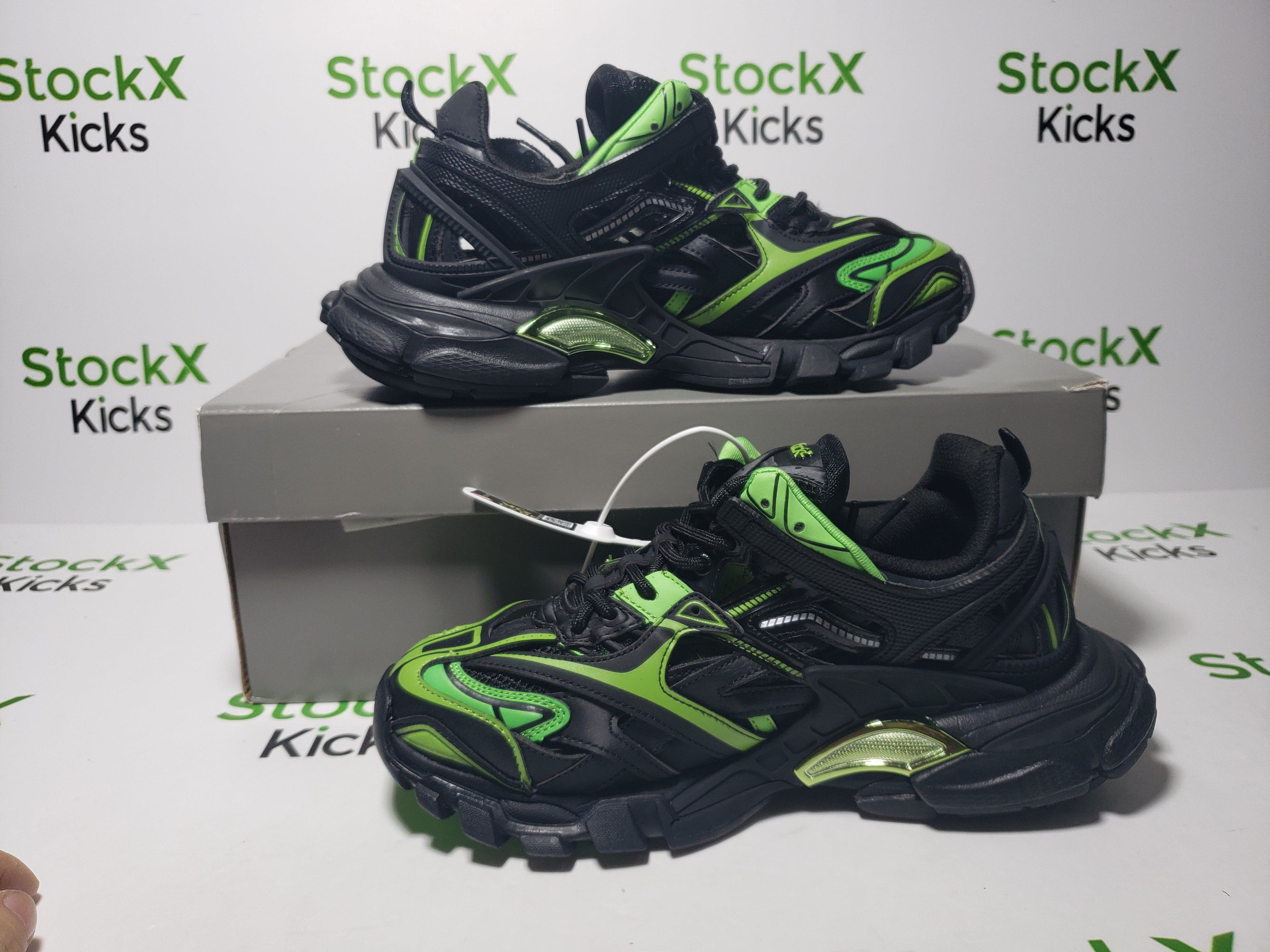Balenciaga Track 2 Sneaker Black Green 568614 W2GN3 1086 review Stockxkicks 02