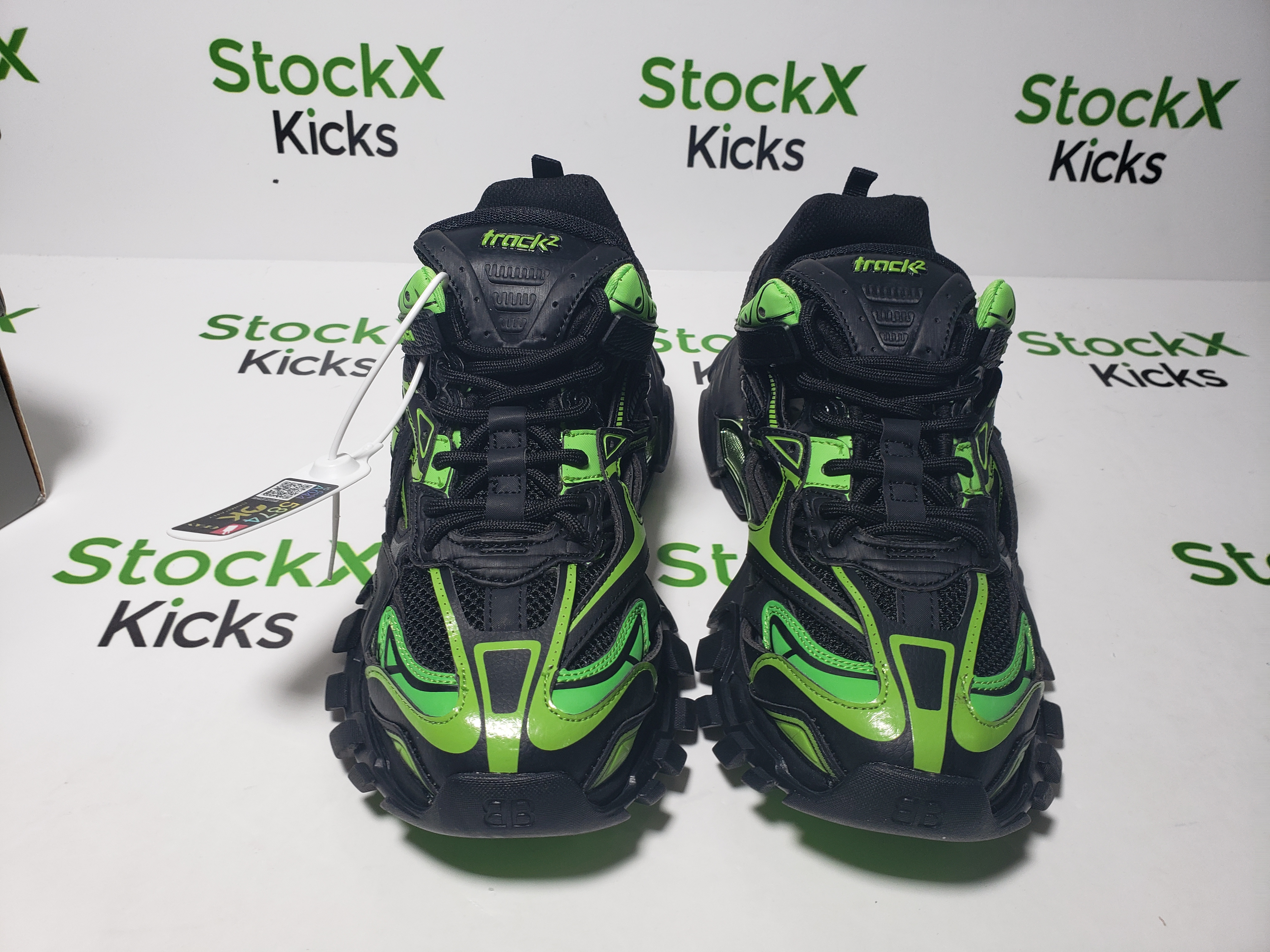 Balenciaga Track 2 Sneaker Black Green 568614 W2GN3 1086 review Stockxkicks 04