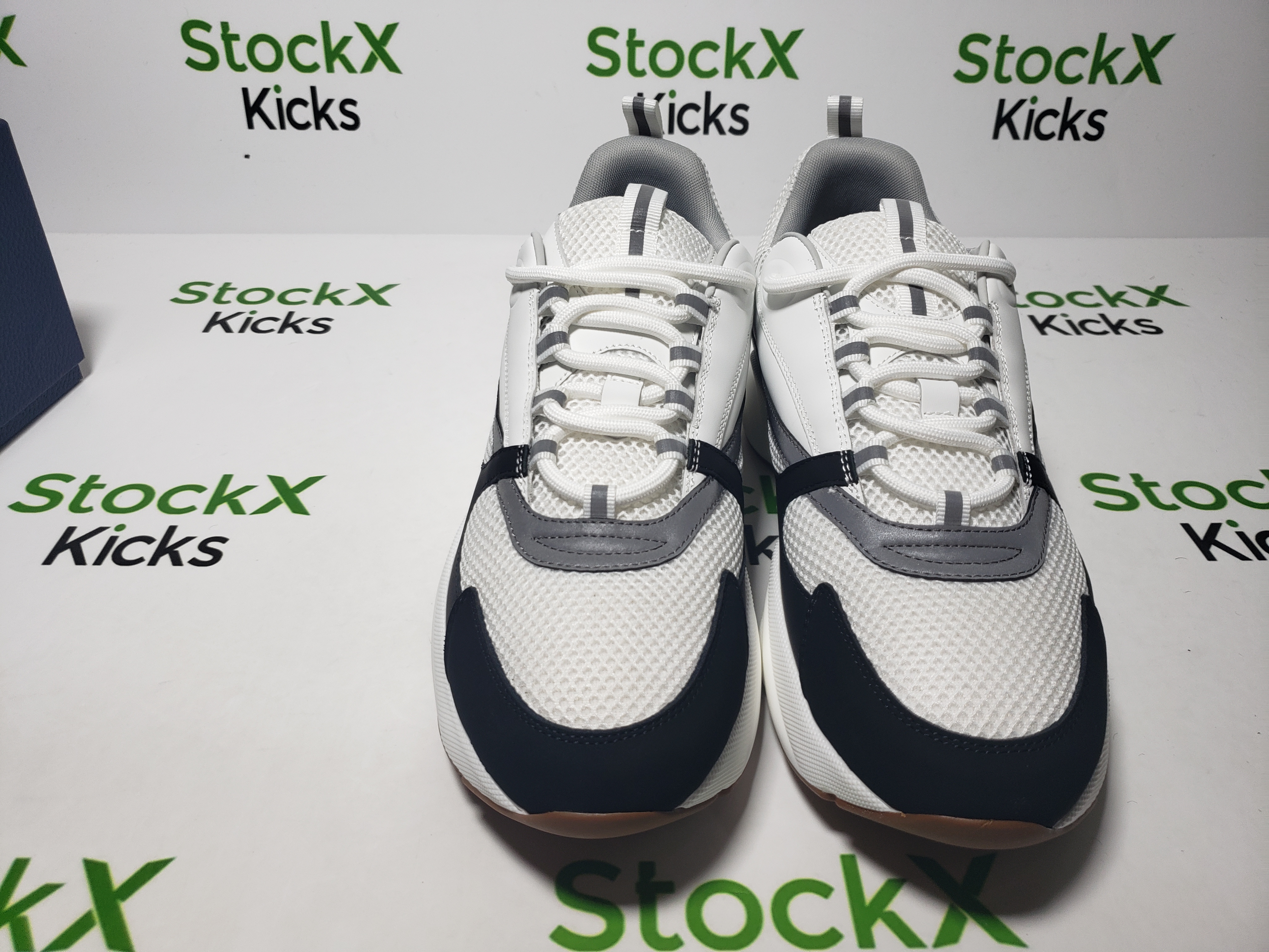 Dior B22 Sneaker White Black CK240810 review Stockxkicks 04