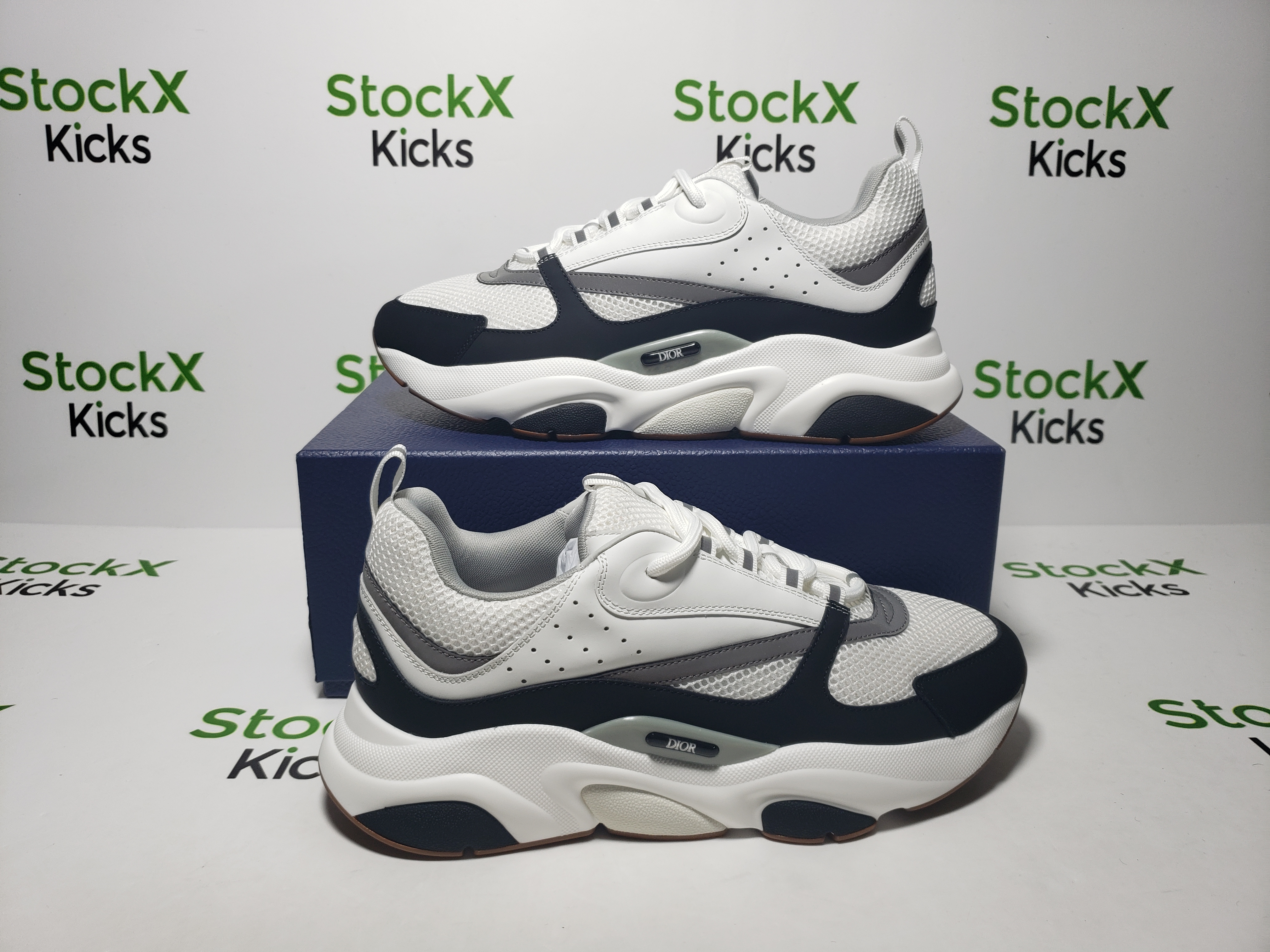 Dior B22 Sneaker White Black CK240810 review Stockxkicks 02