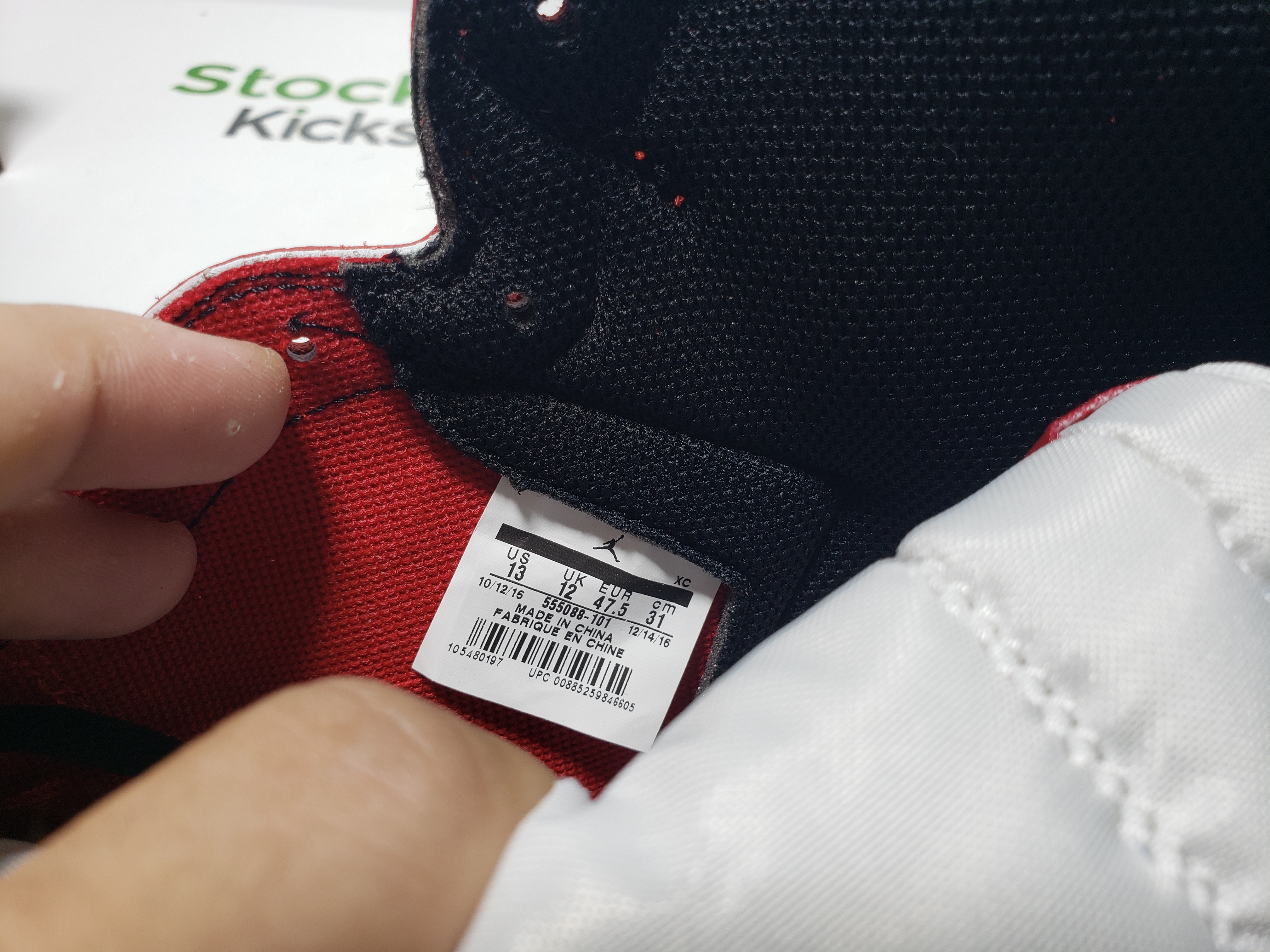 H12 Batch Air Jordan 1 Retro Chicago (2015) 555088-101 review Stockxkicks 06