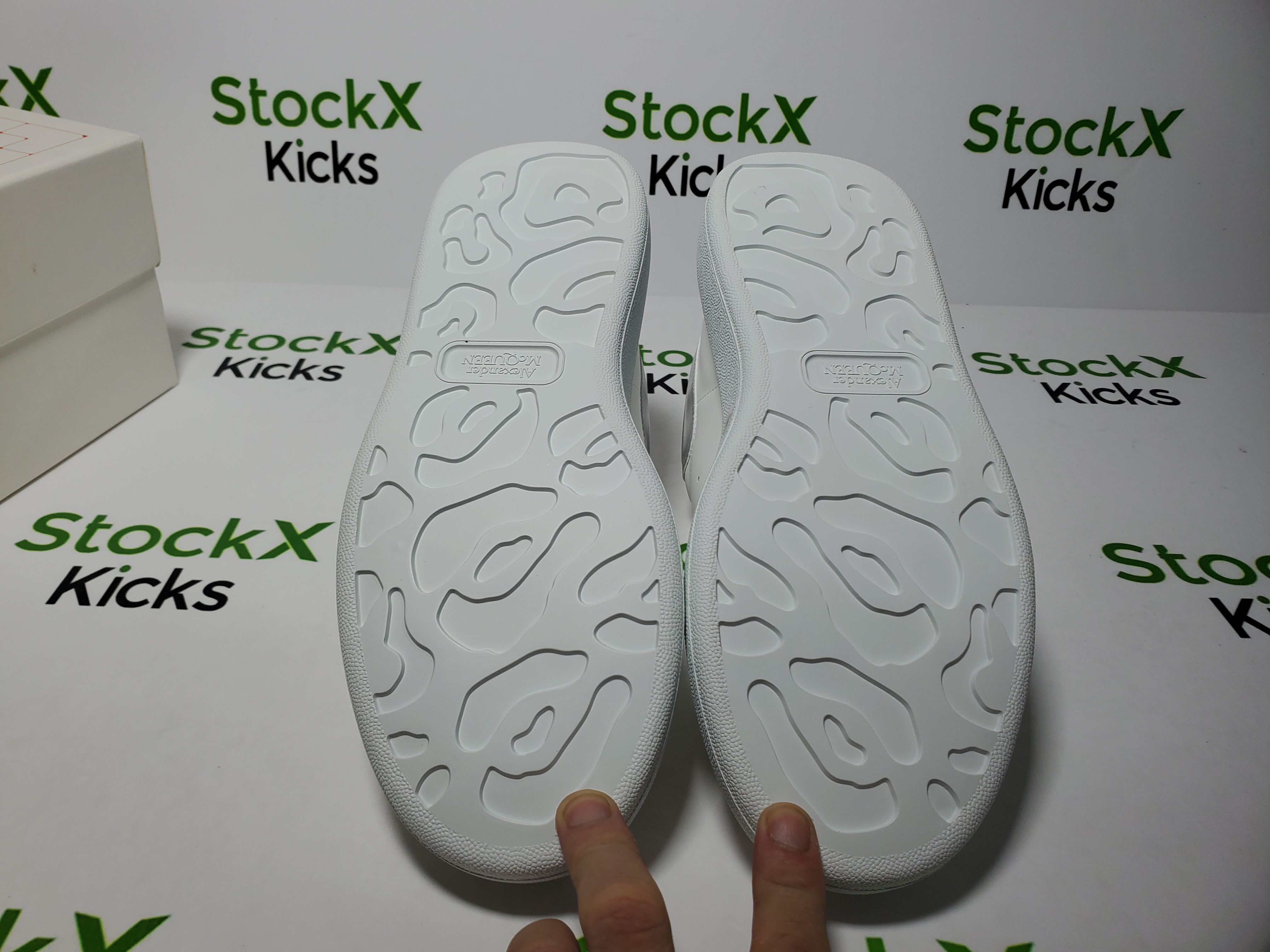 Alexander McQueen Sneaker Silver Tail review Stockxkicks 05