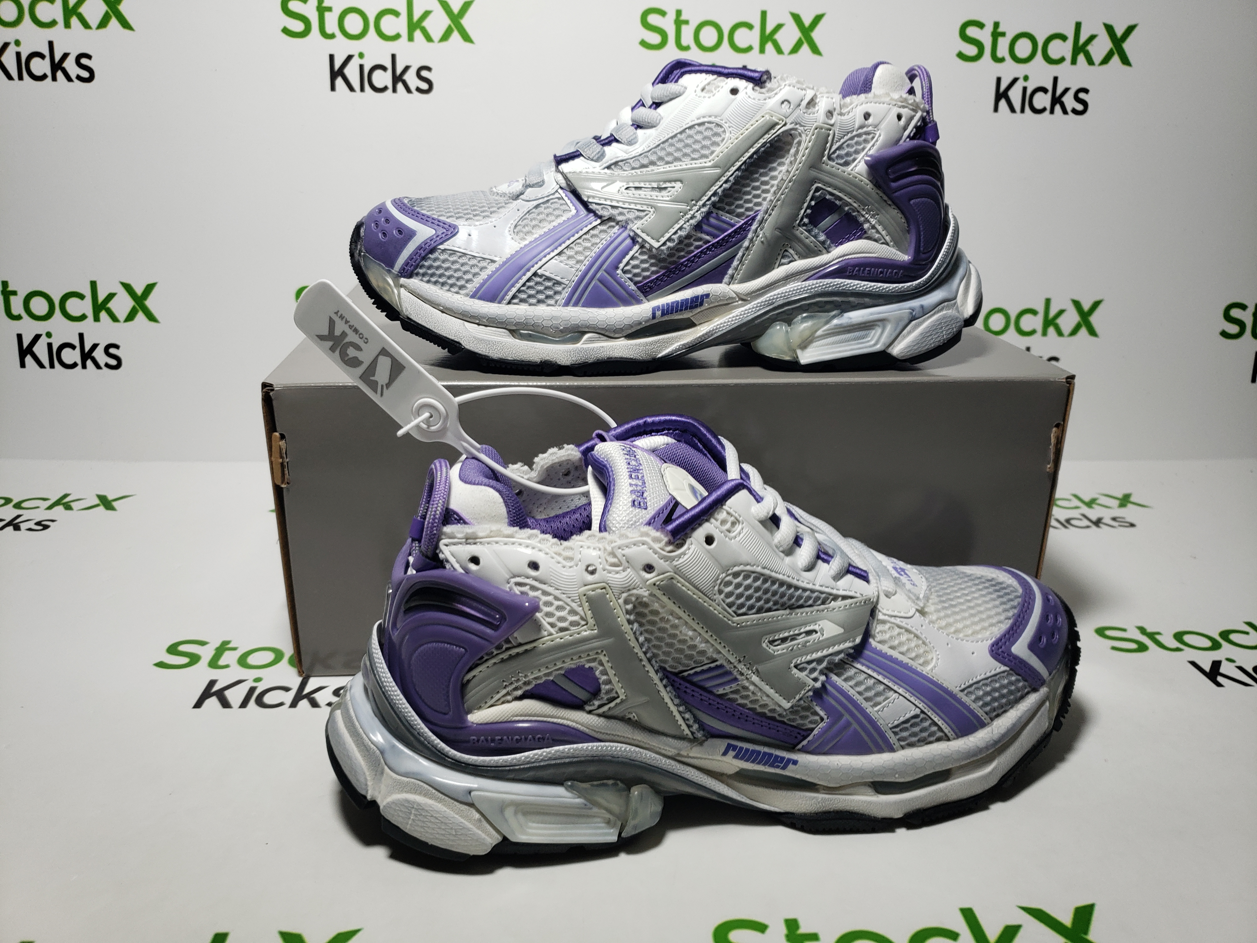 Balenciaga Runner White Purple 677402 W3RB2 5901 review Stockxkicks 01